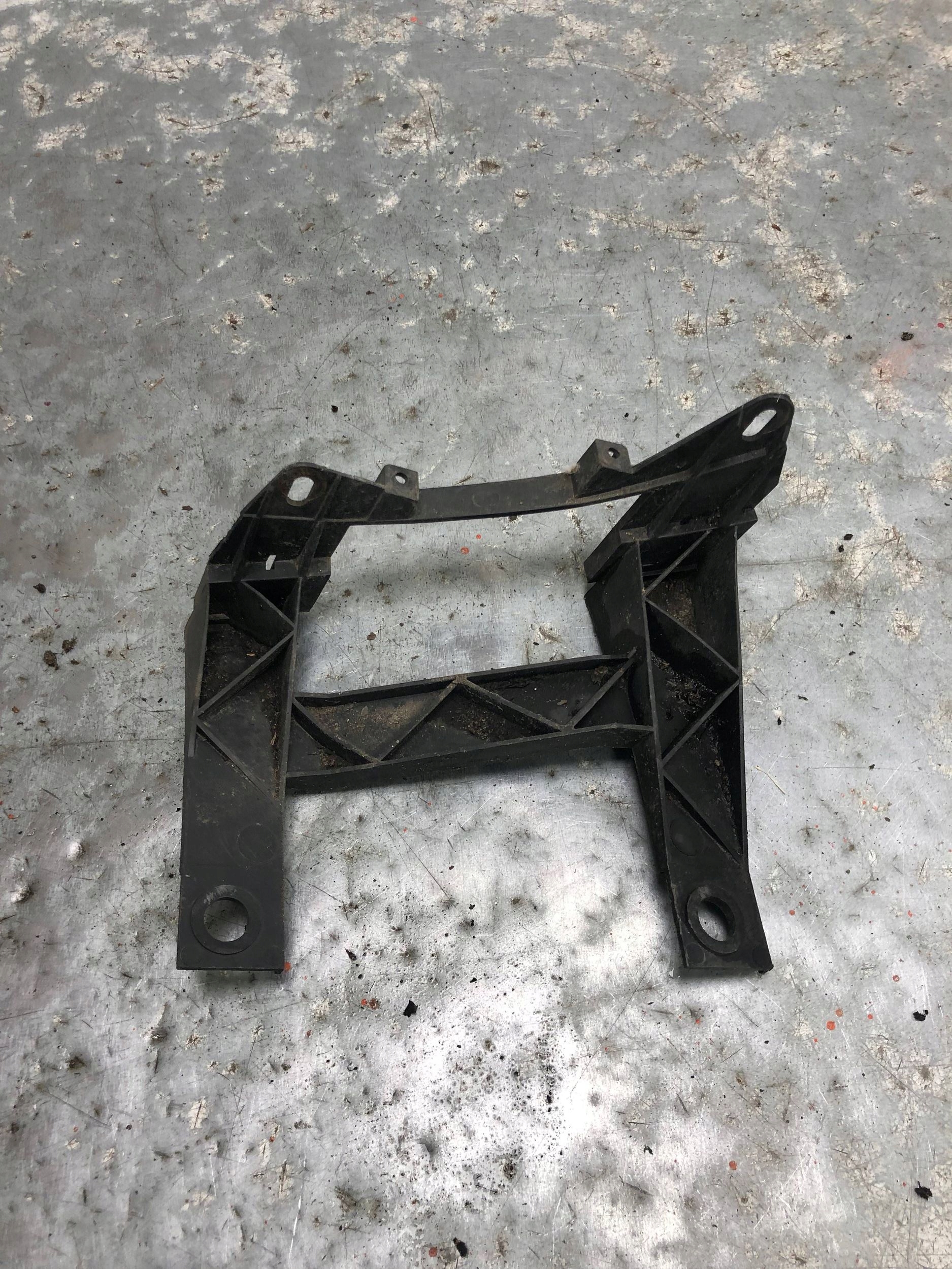 support lights right front VW T5 1301329422
