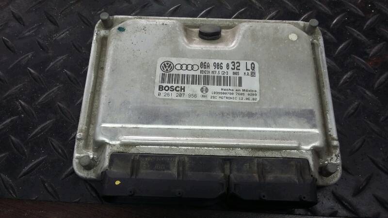 computer 06A906032LQ VW BORA 1.8T