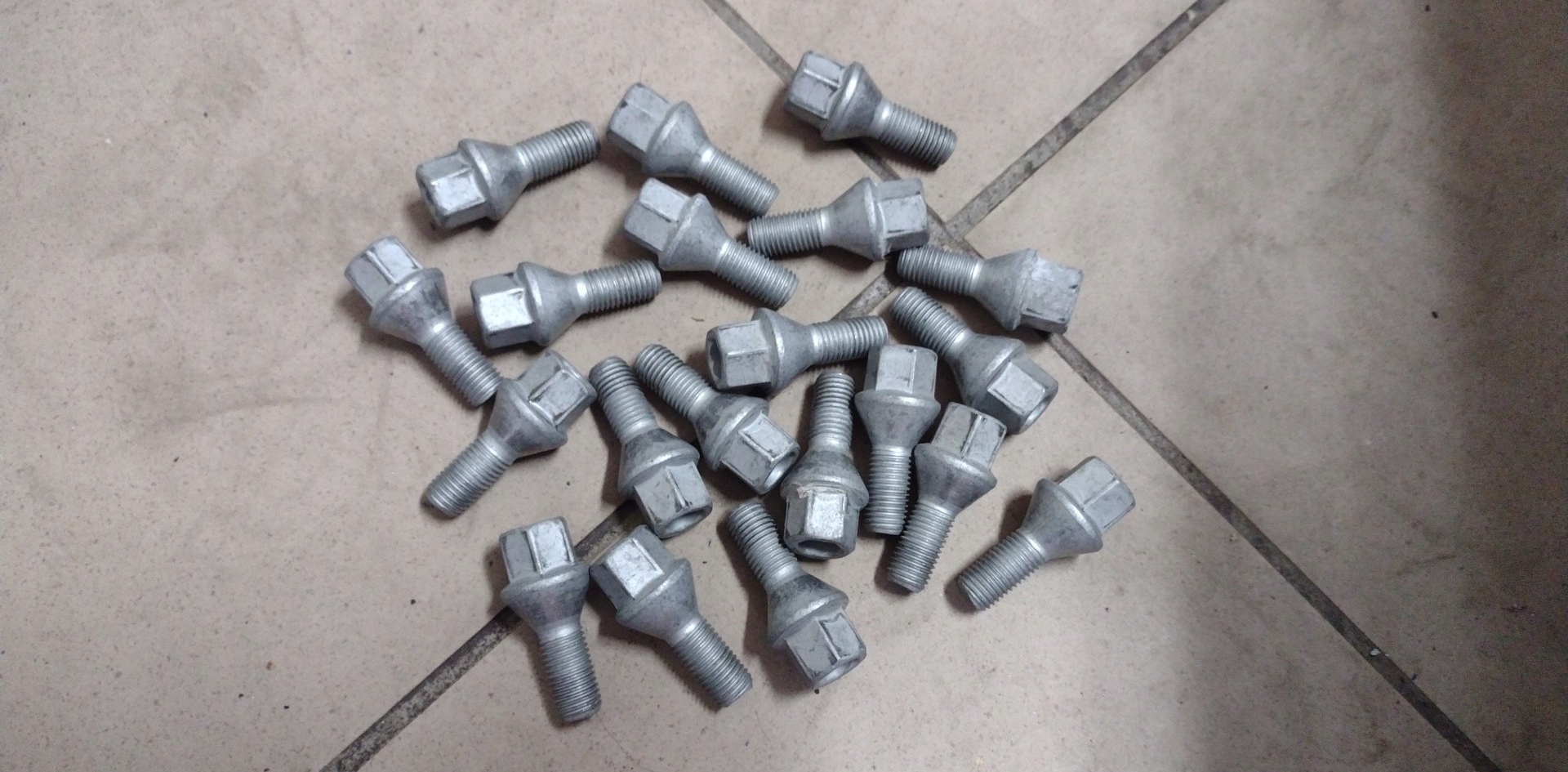 БОЛТЫ ДЛЯ КОЛЕС RENAULT CAPTUR II