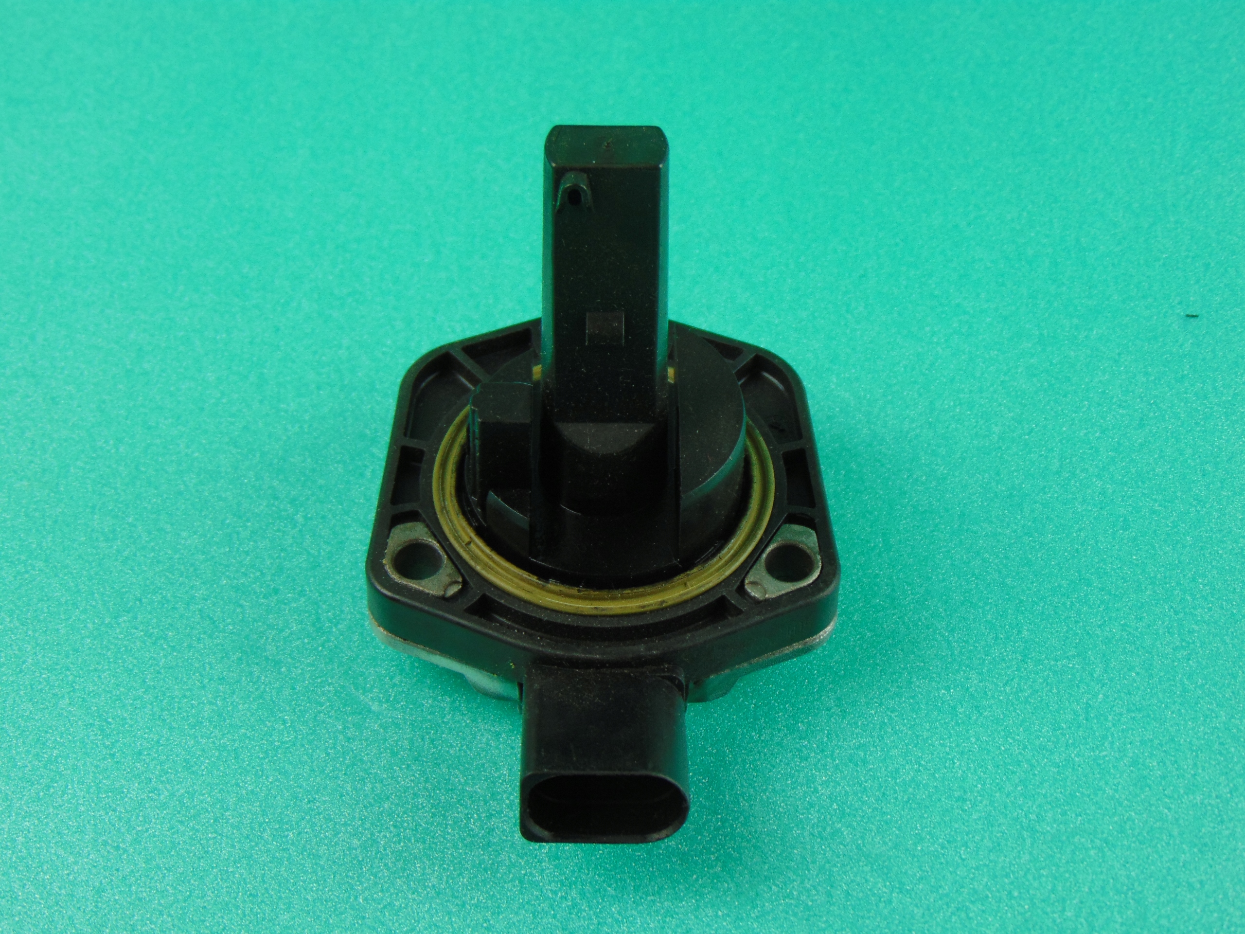 ORYGINALNY!!! Czujnik poziomu oleju 1J0907660C 1,9TDI 2,0TDI Audi VW Producent części Hella