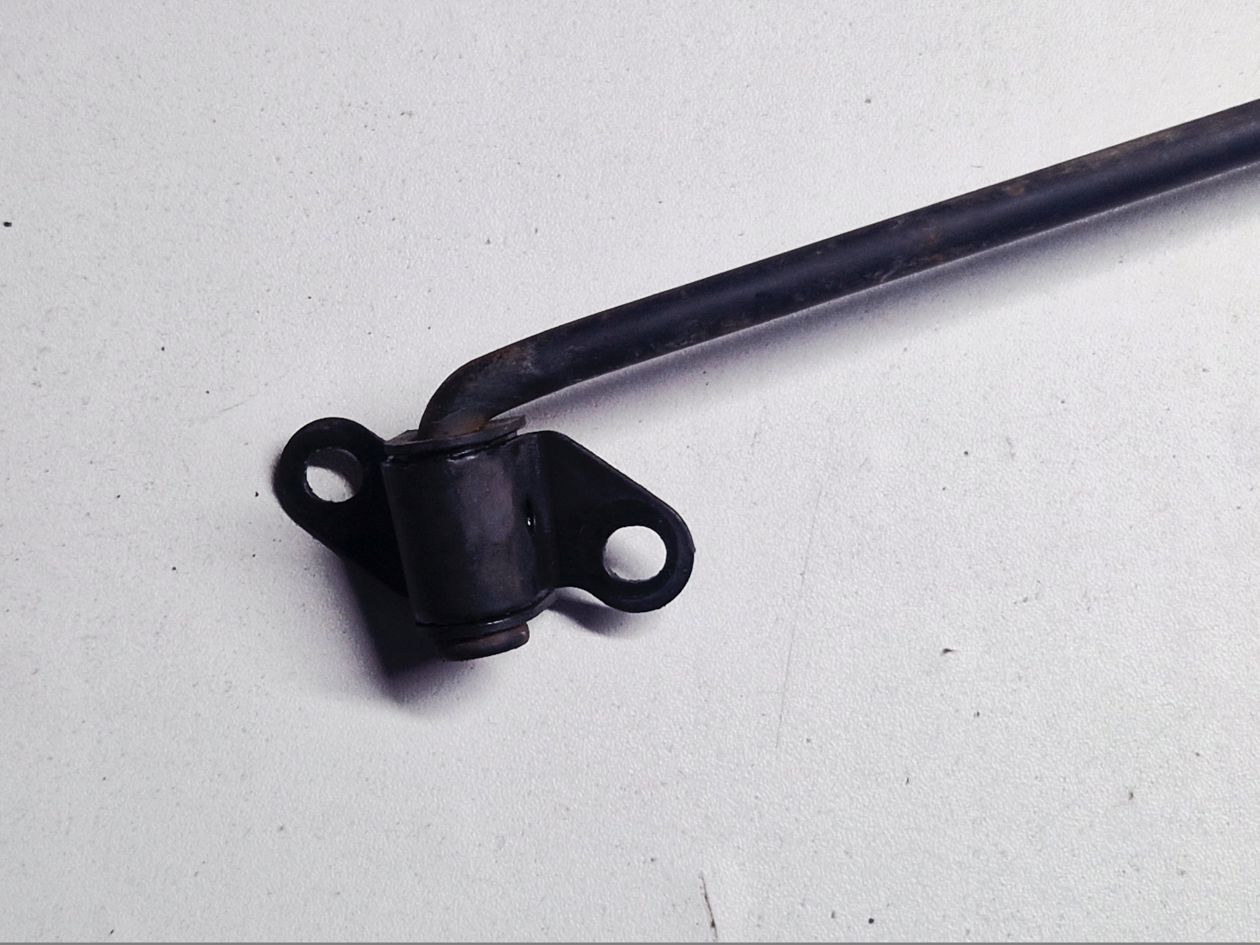 KIA CEED II Support BAT du capot