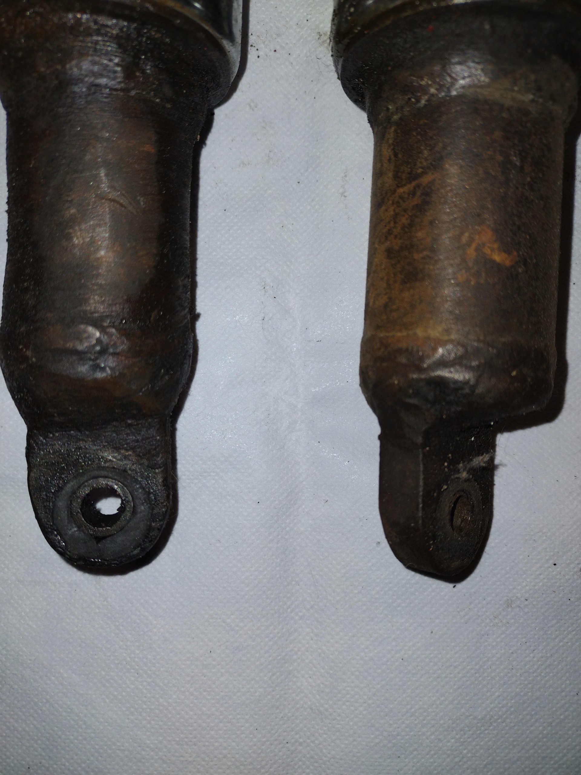 WSK01 - Амортизаторы WSK WFM SHL части рамы двигателя M06