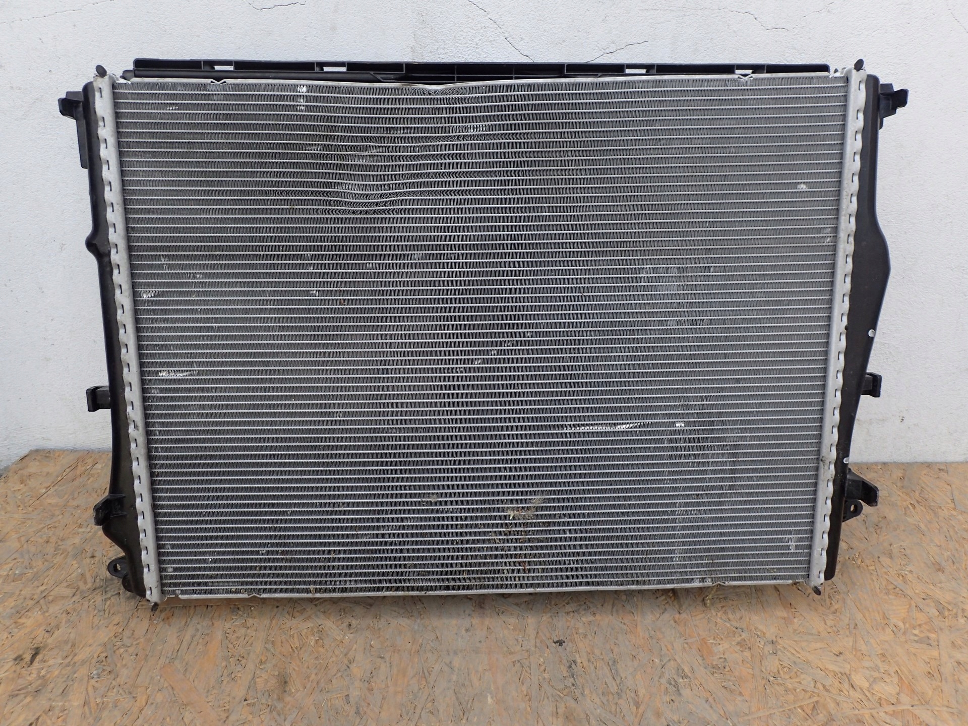 chladič vody ventilátor MERCEDES C KLASA 206 21