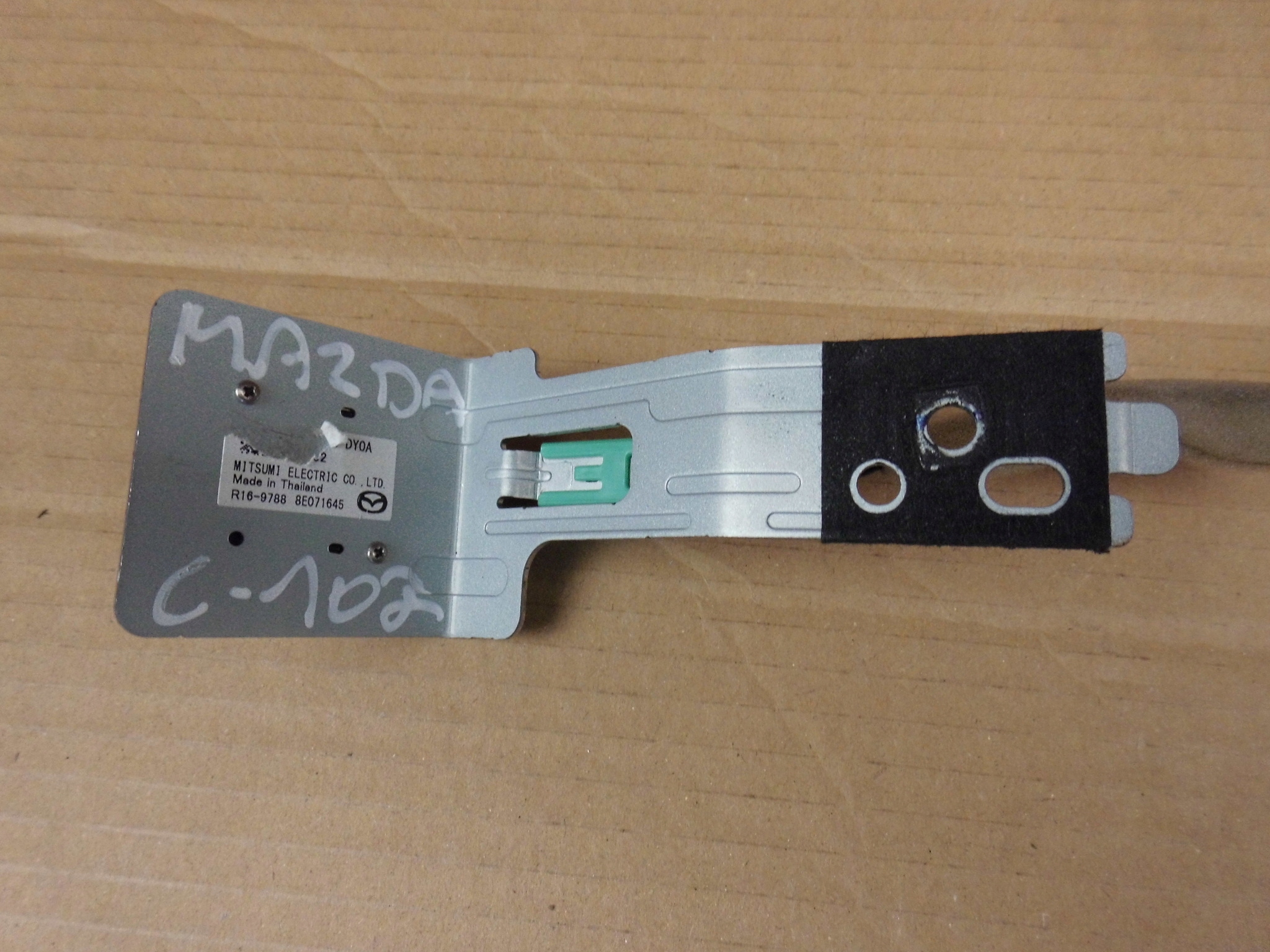 MAZDA CX5 II ANTENNE GPS TK78 66 DY0A