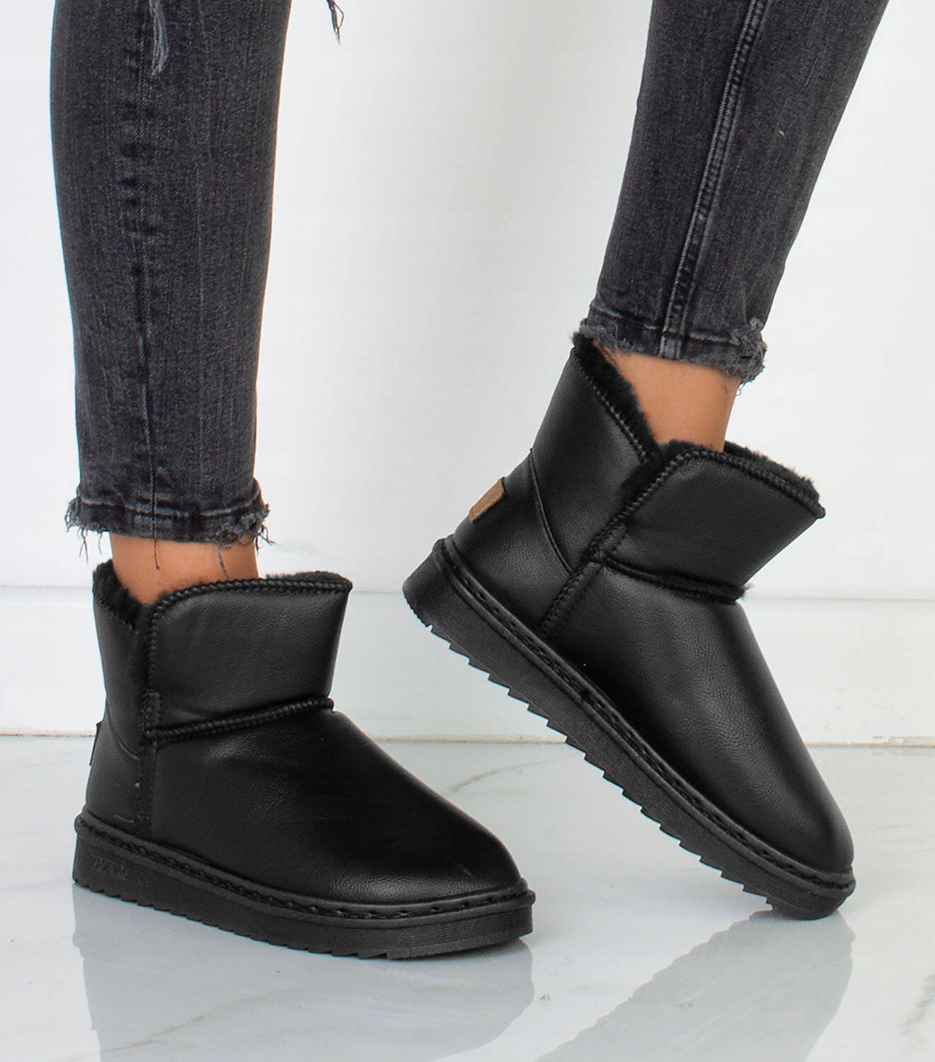 7858 CZARNE OCIEPLANE SKÓRZANE ŚNIEGOWCE WSUWANE 39 Oryginalne opakowanie producenta pudełko