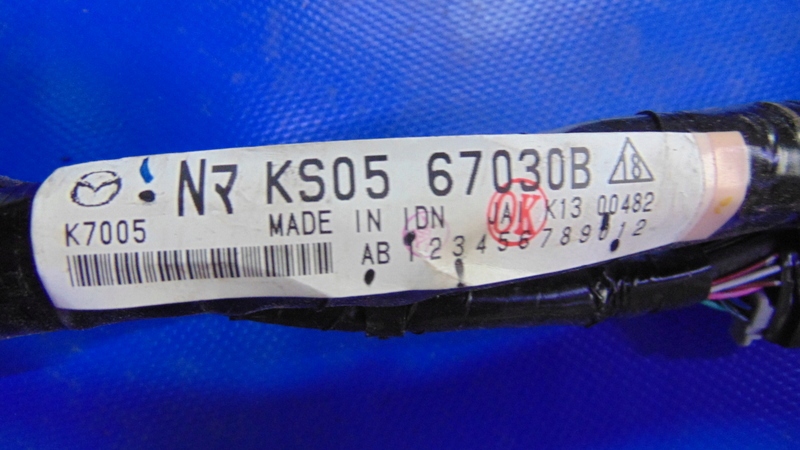 bundle wiring consoles below dashboard 2.2D SKYACTIV MAZDA CX-5 and 11-17R