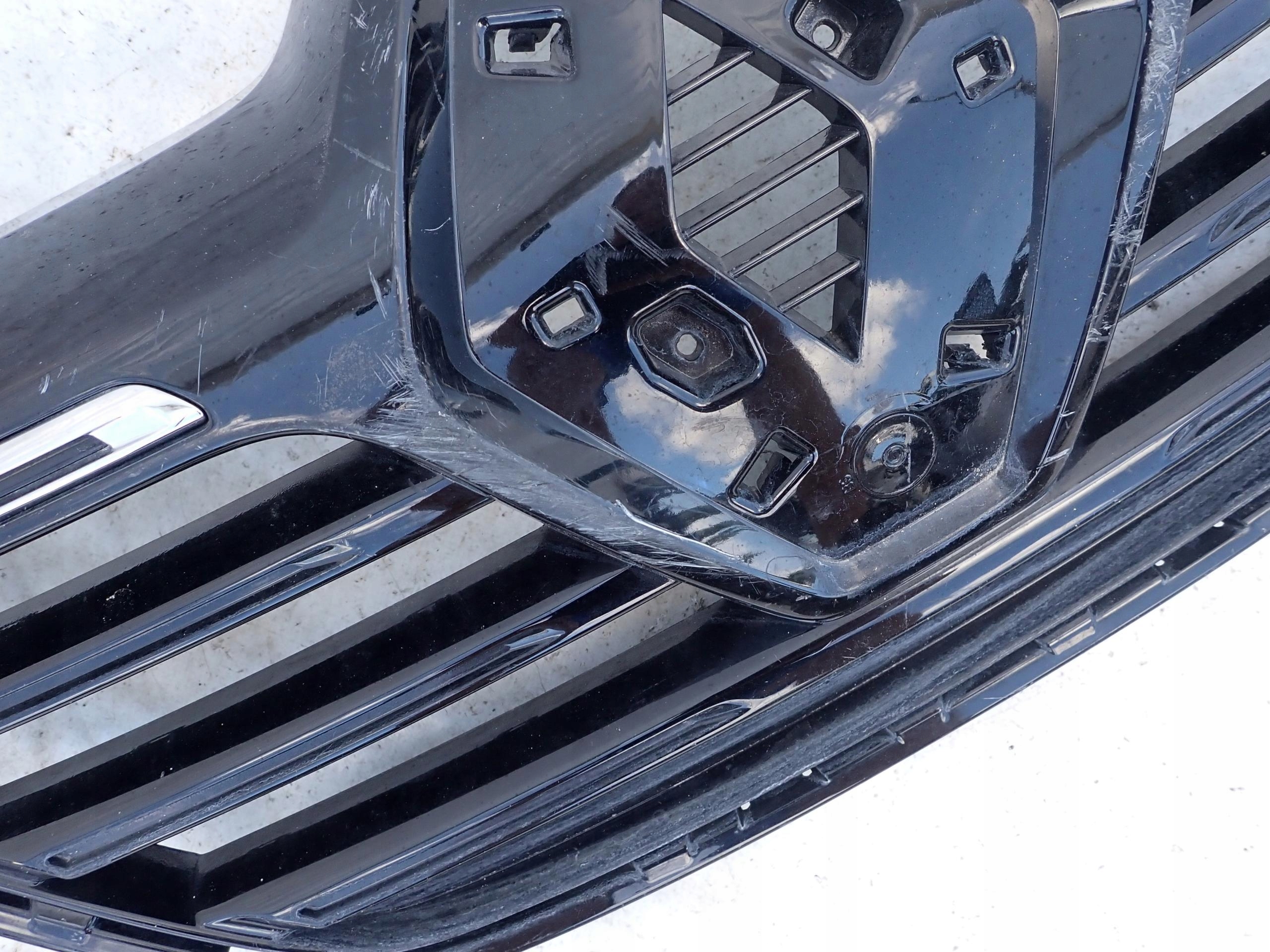 RENAULT MEGANE IV 4 15-> Grill Grill
