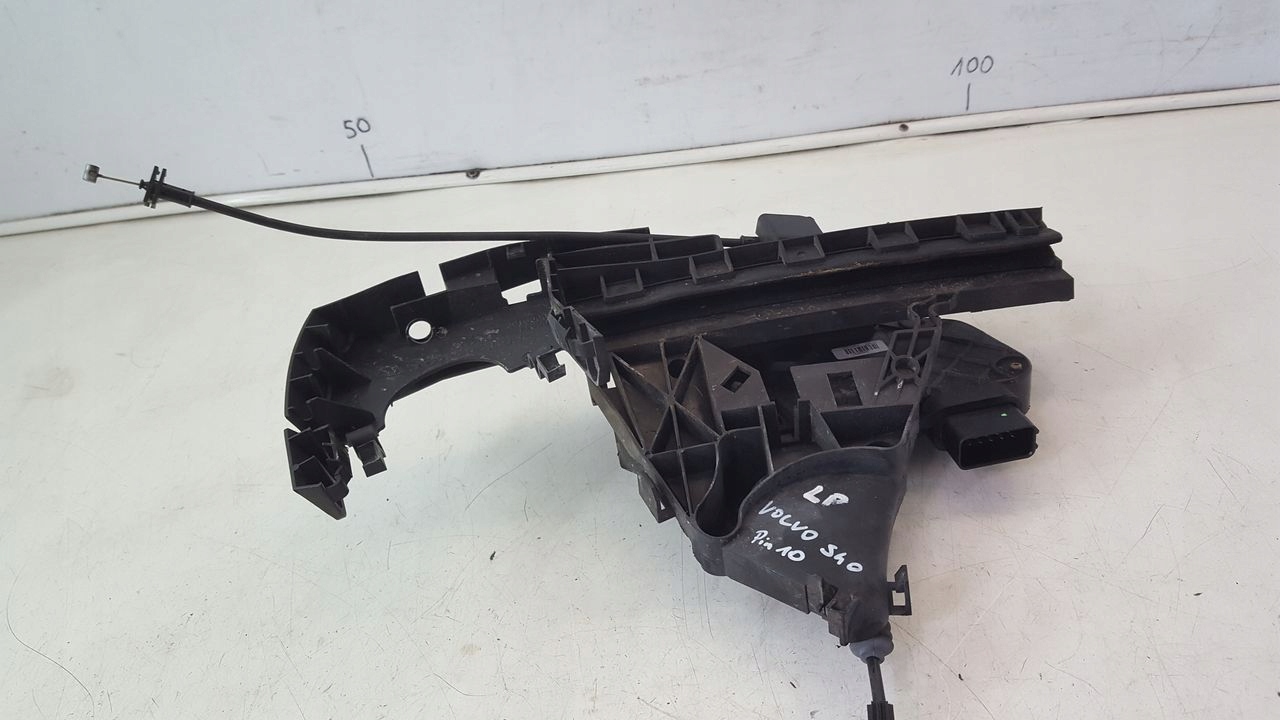 lock front front left Volvo S40 1,6D