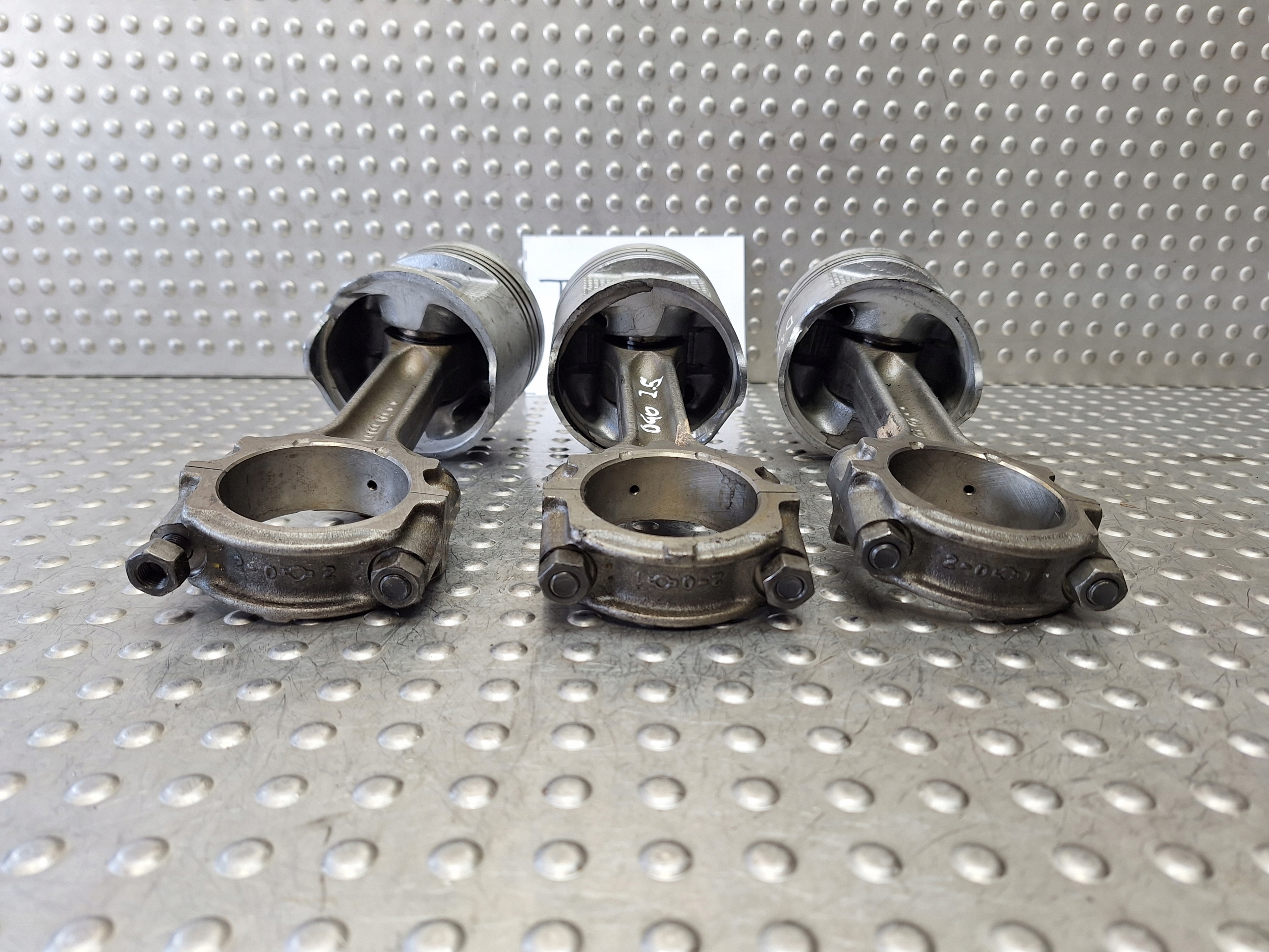 piston connecting rod NISSAN NAVARA D40 PATHFINDER R51 2.5 DCi 05-10