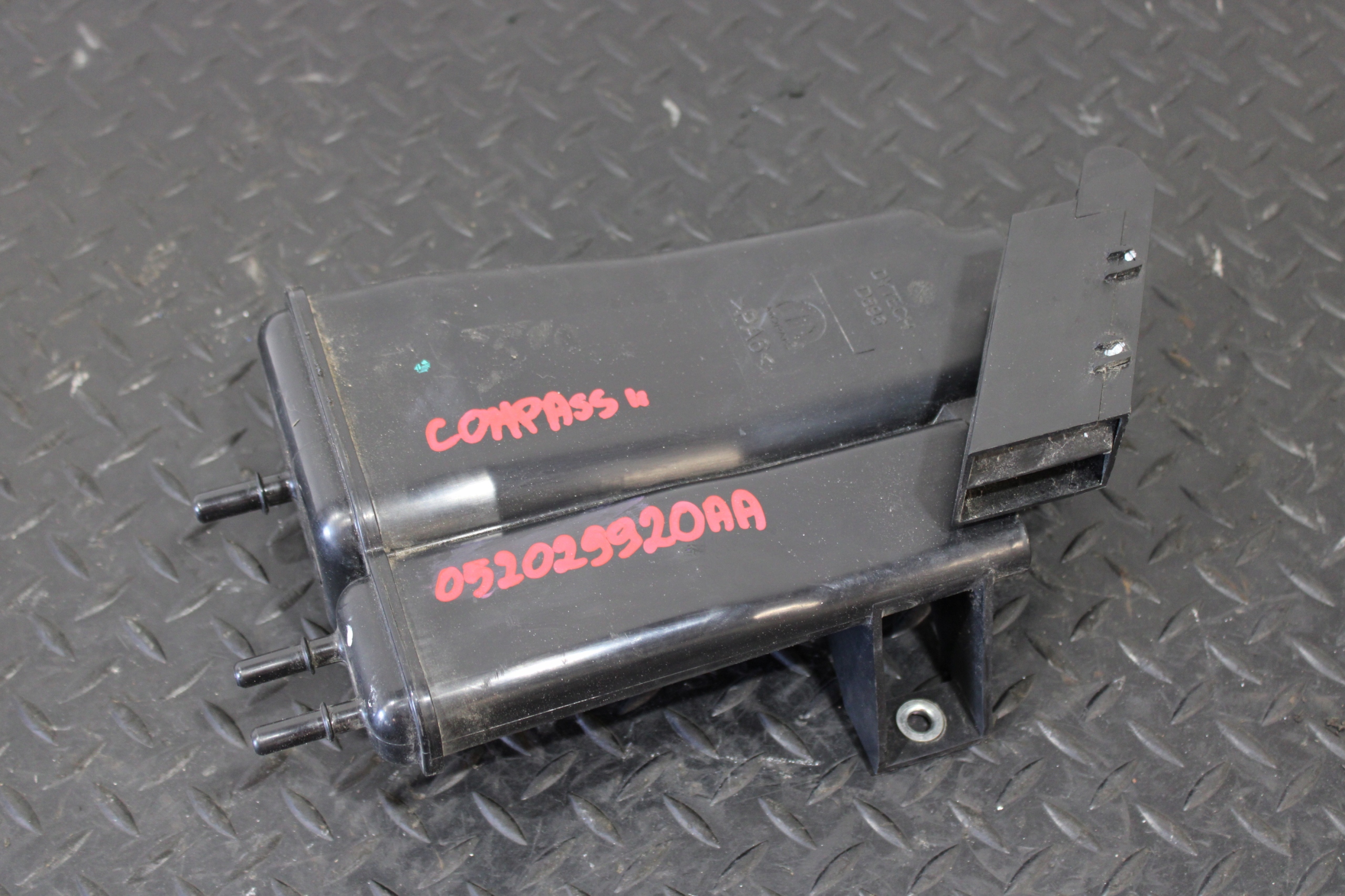 karbonski filter goriva JEEP COMPASS II 2 52029920AA