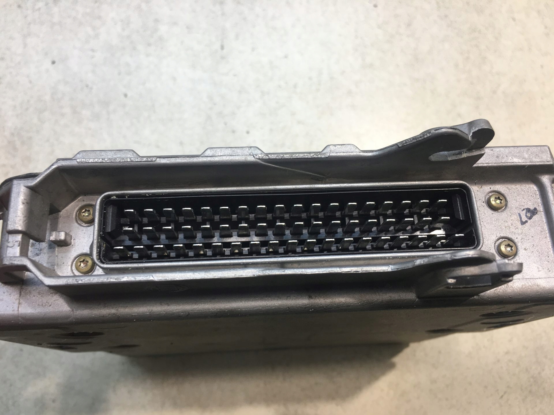 control unit of the engine BMW 5 E39 525 TDS 0281001373