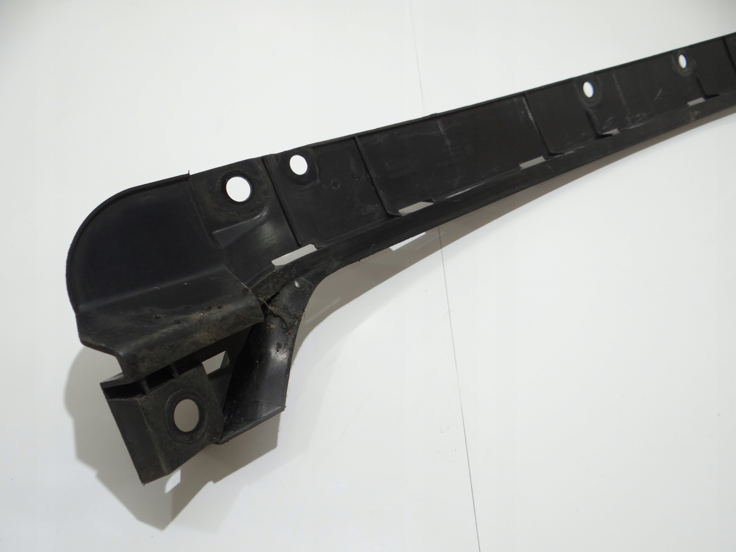 bumper bracket central rear part BMW E65 LCI 7155447