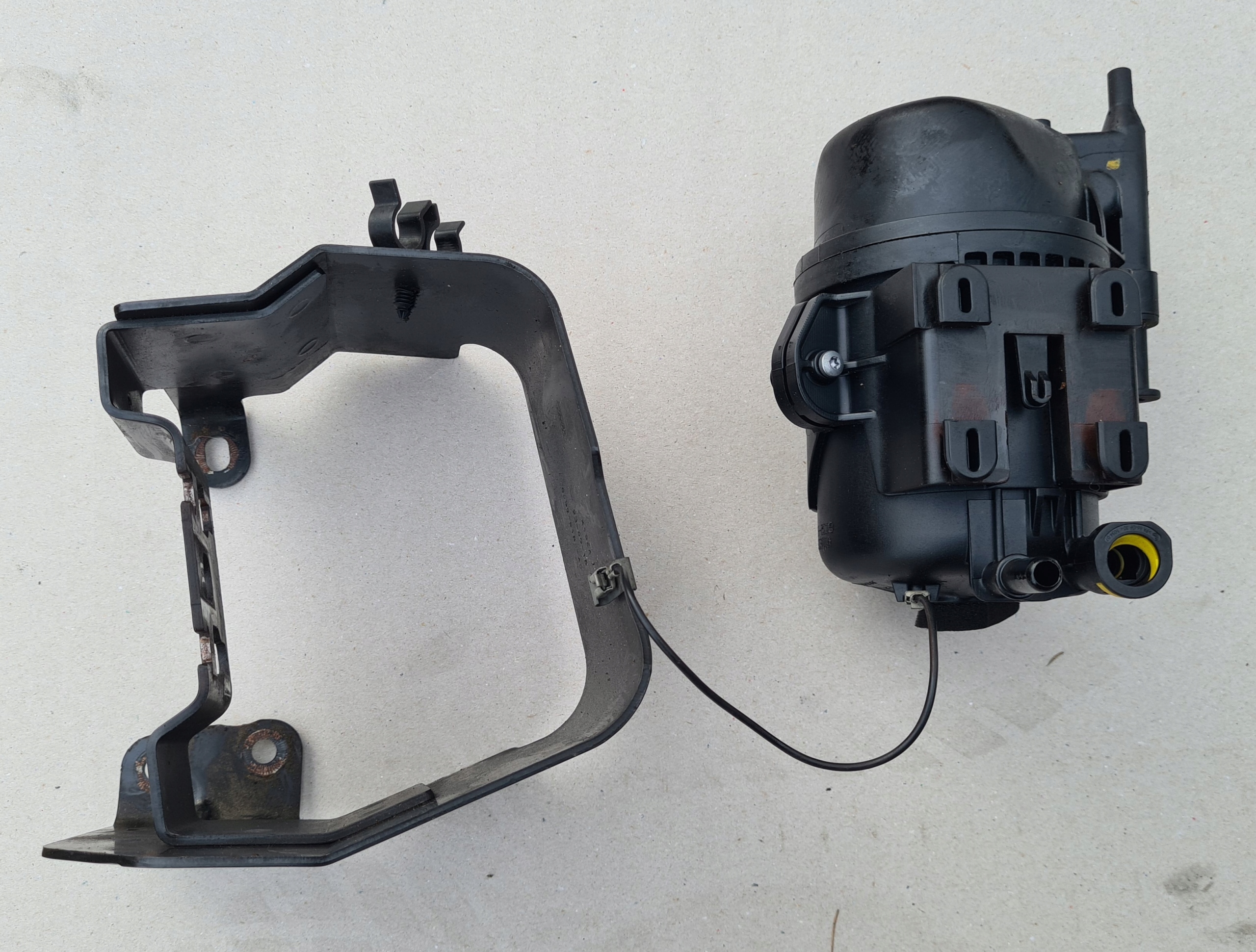 GJ32-9B072-AE GJ329B072AE - LAND DISCOVERY L550 Evoque корпус паливного фільтра