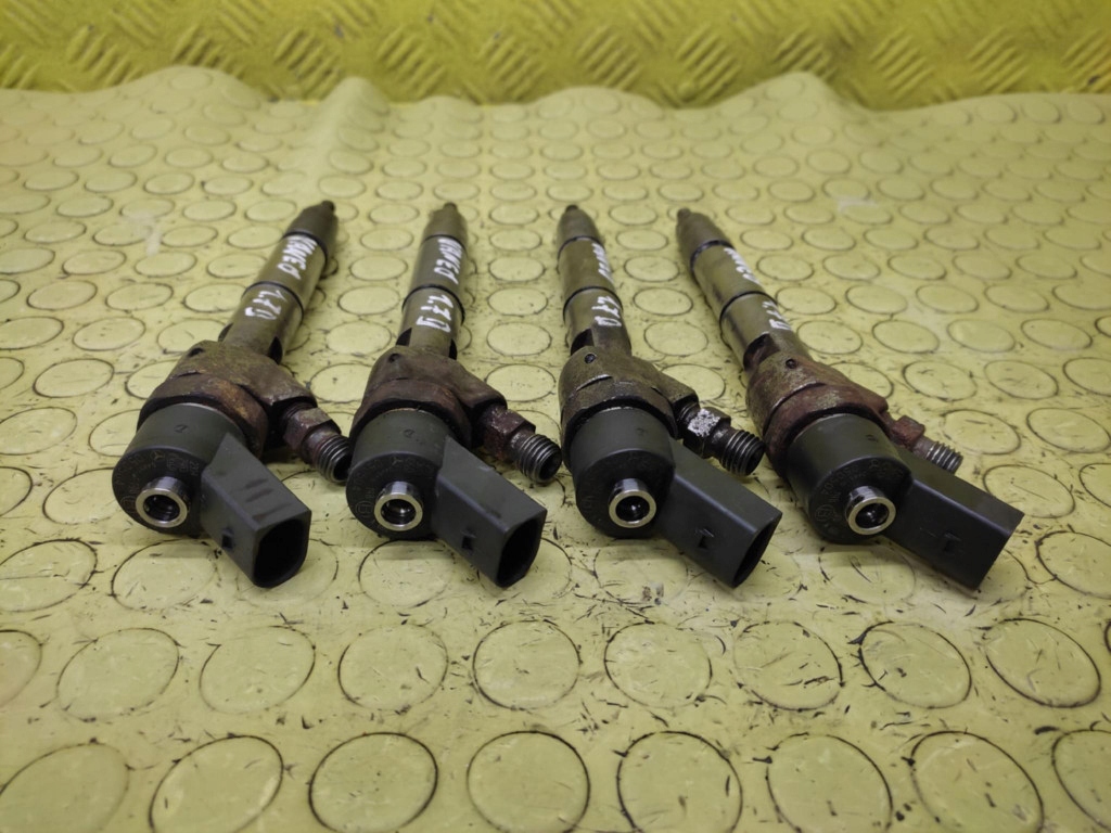 MERCEDES VANEO 1.7 D injector 0445110198