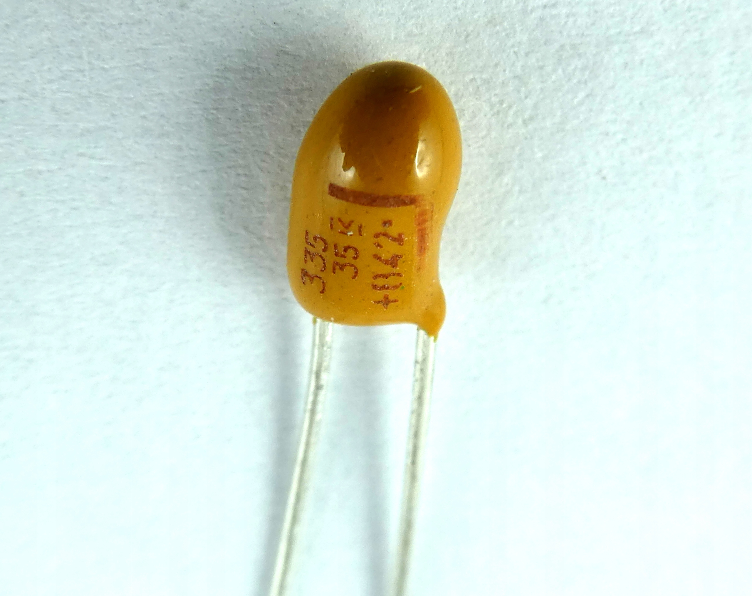 

Tantalowy 35V DC 3.3uF 3300nF 20% 10szt