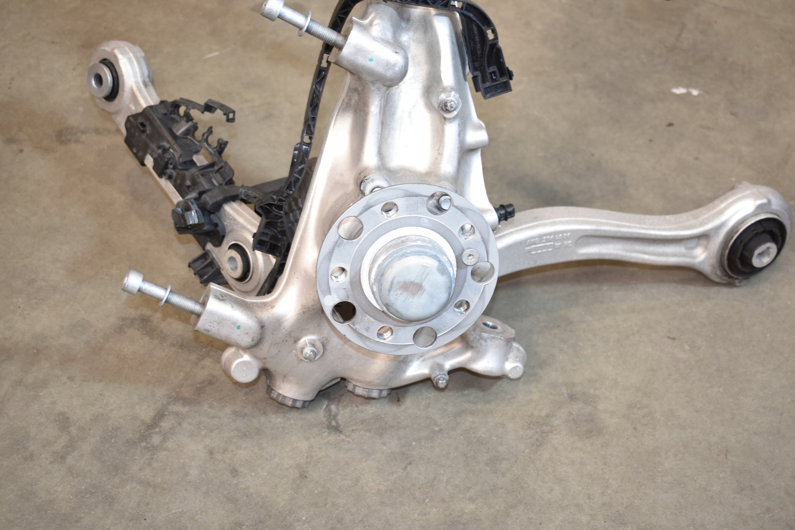 IDEALNE sususpension front front right MERCEDES W206 C63 1