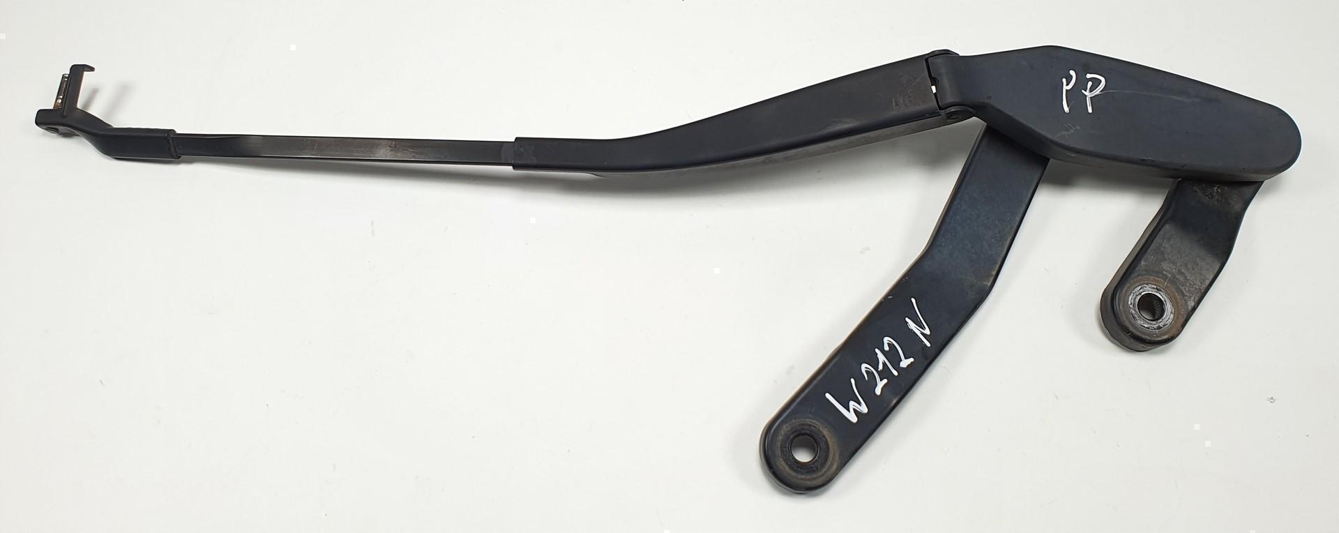 A2128200944 - Важіль склоочисника правий MERCEDES W212 Європа