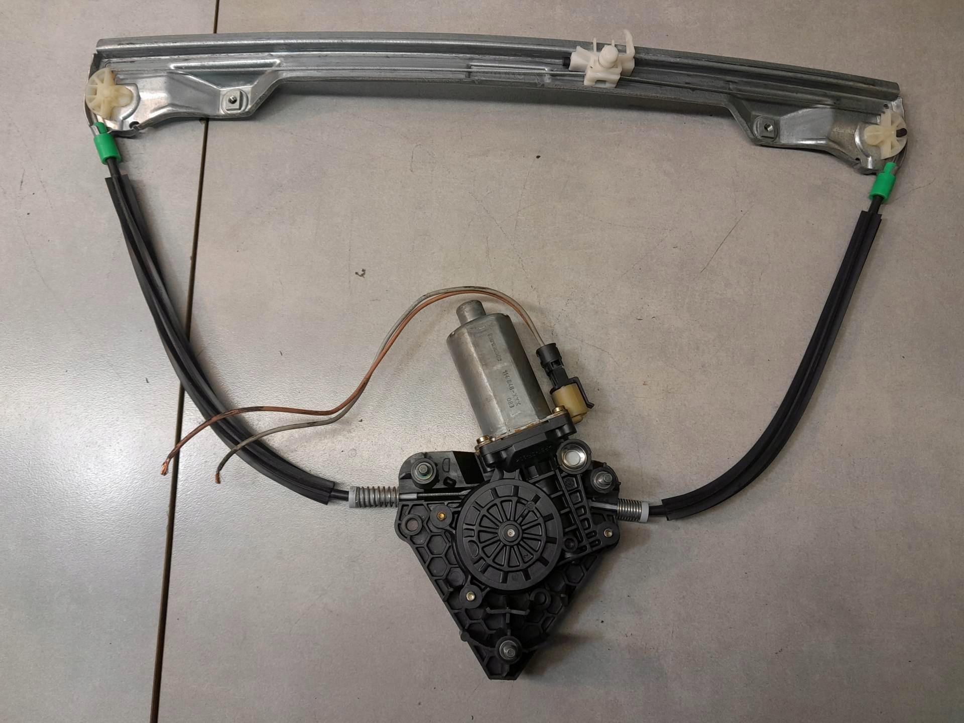 window regulator right front CLIO II 1.9 D 7700842240G