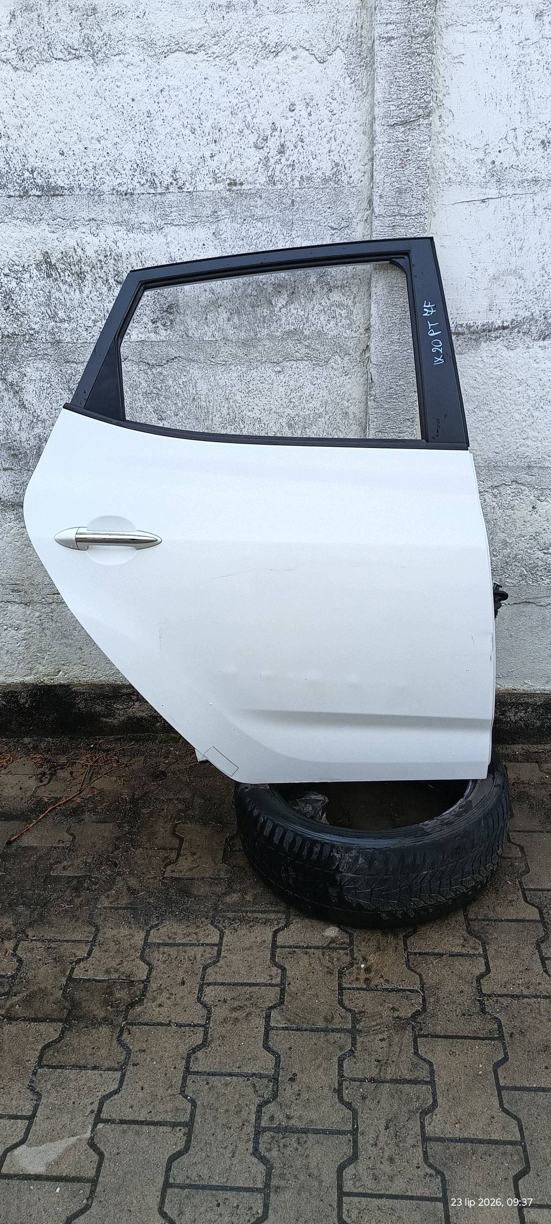 HYUNDAI IX20 7F door right rear part rear. right 2010