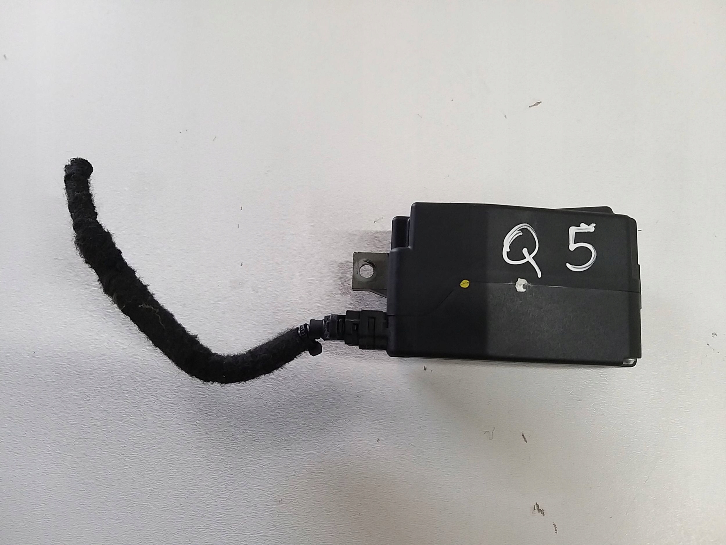 AUDI A4 B8 A5 Q5 BLOKADA des Lenkrads RYGIEL 8K0905852D