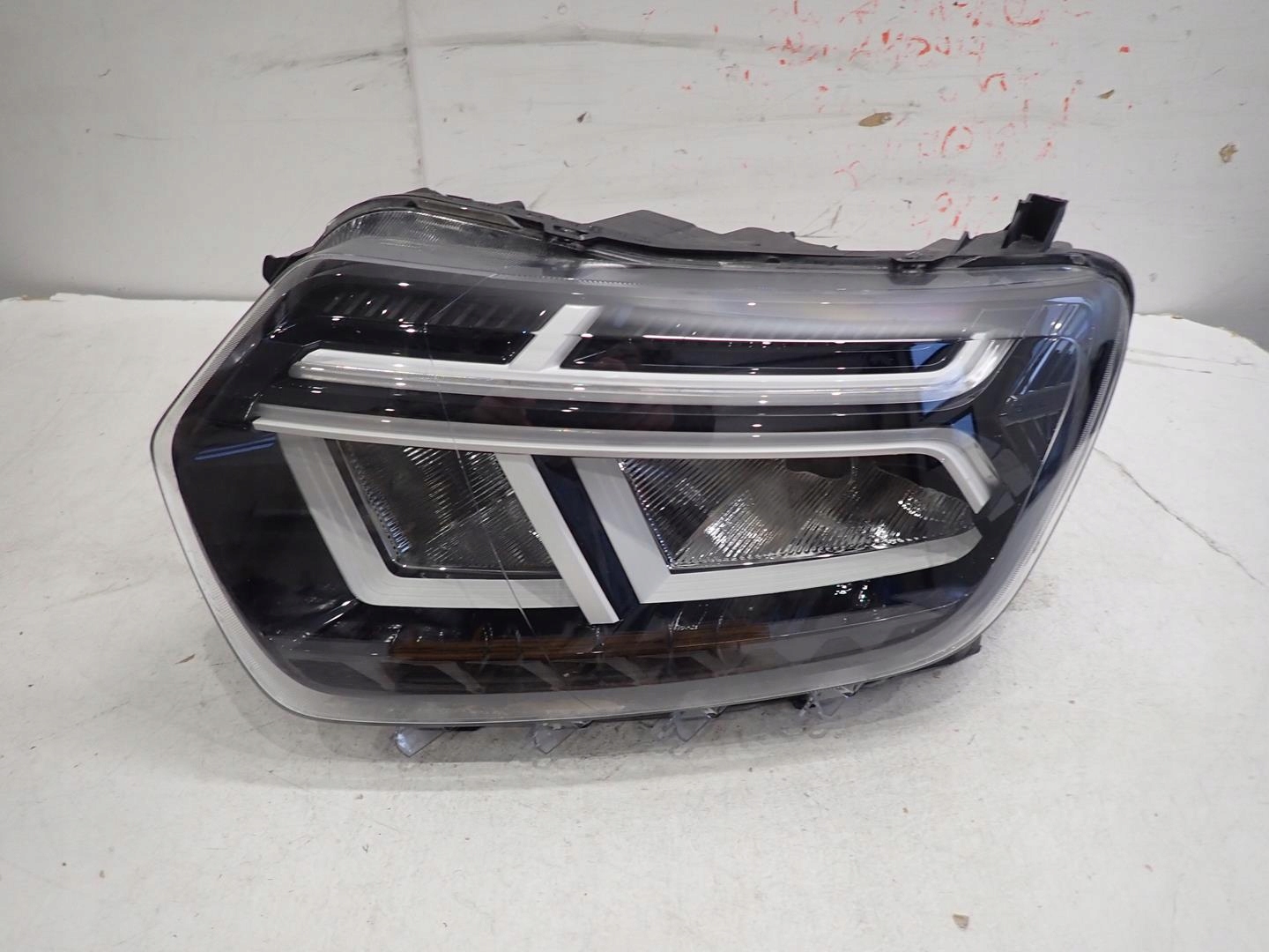 light front front left DACIA DUSTER II LIFT 2021- LED 260602465