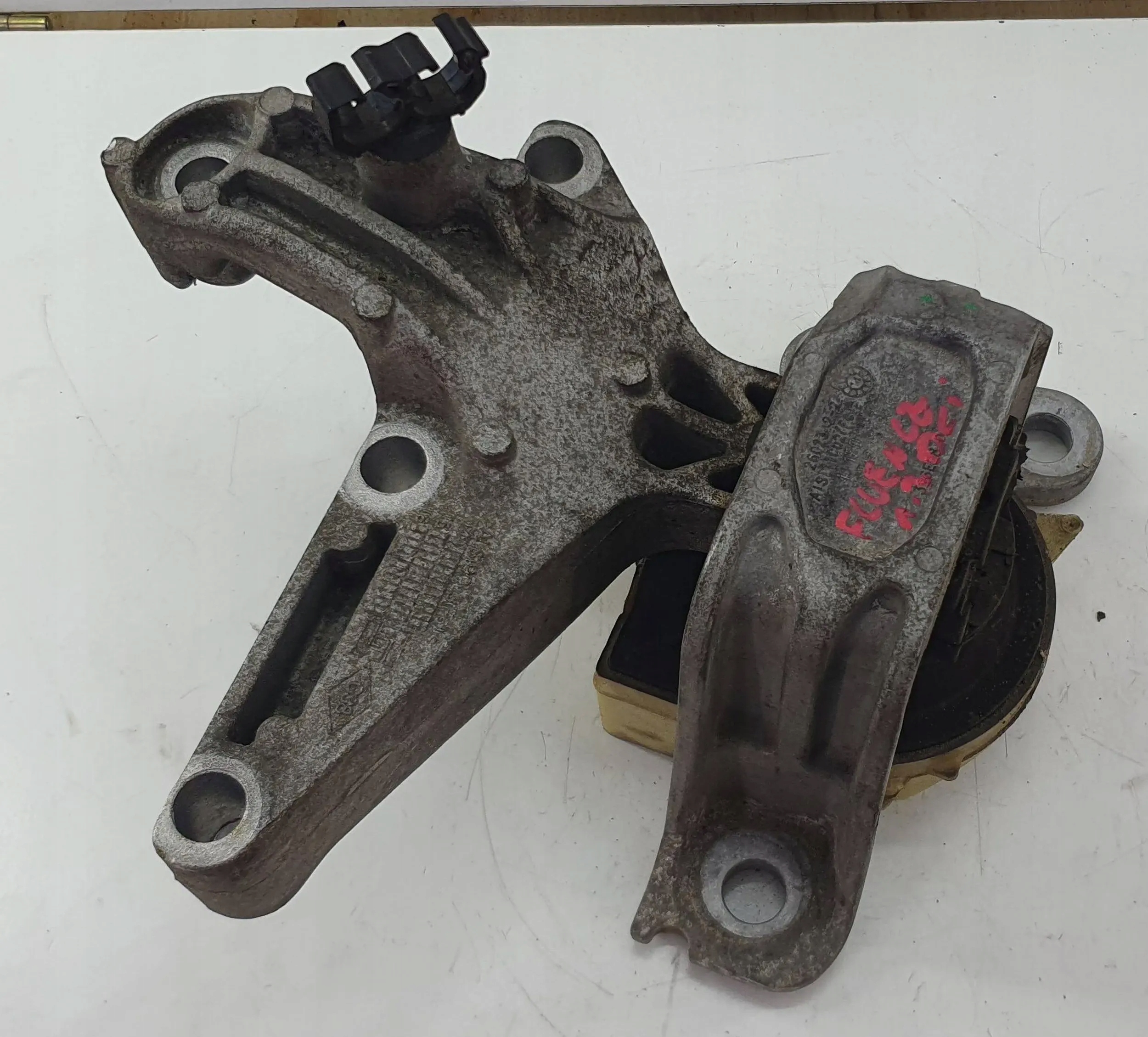 Renault Fluence 1.5 DCI 112843504r Console Support Support plaque Moteur