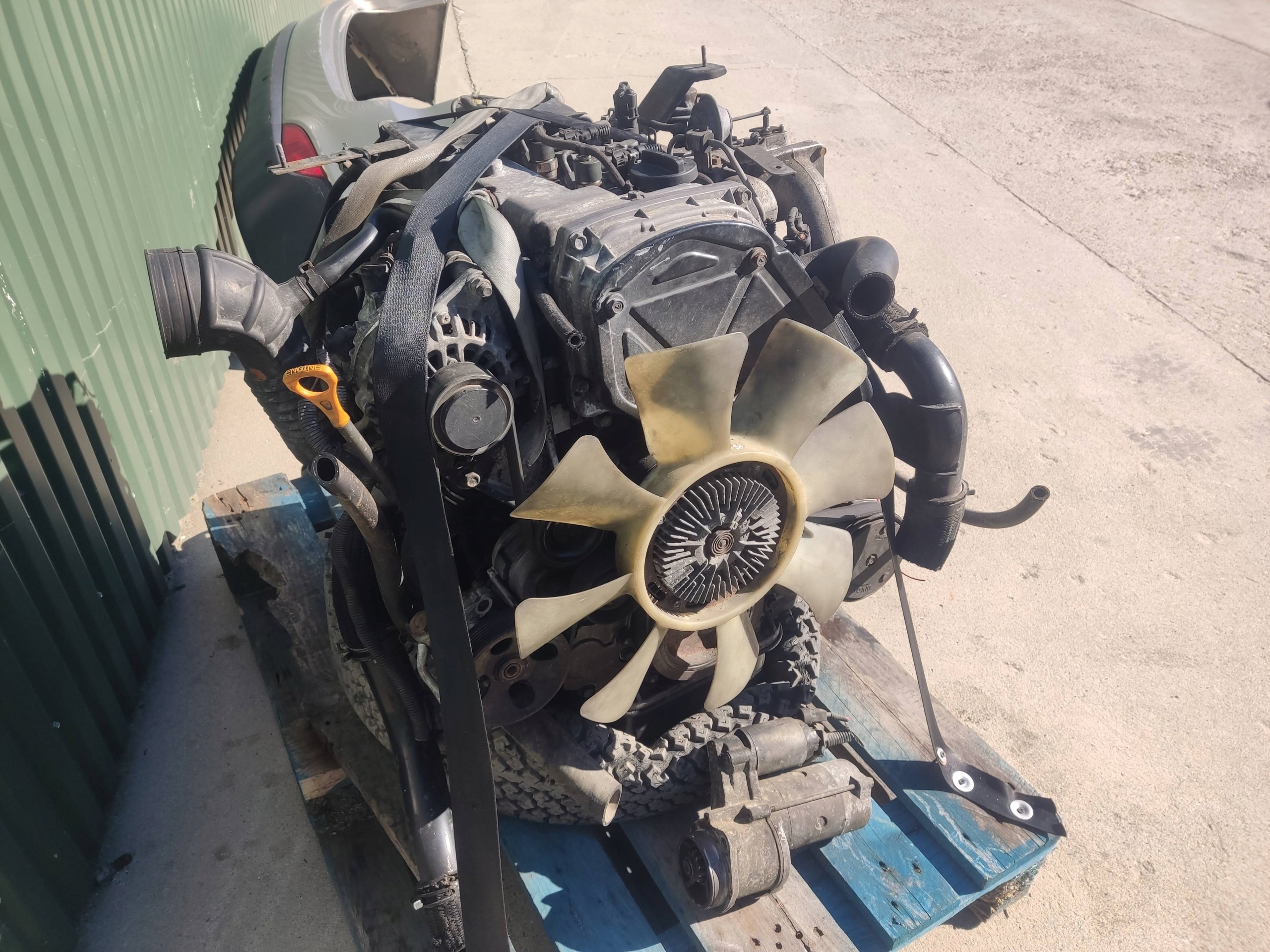 engine KIA Sorento and 2.5 CRDI complete Z OSPRZETEM