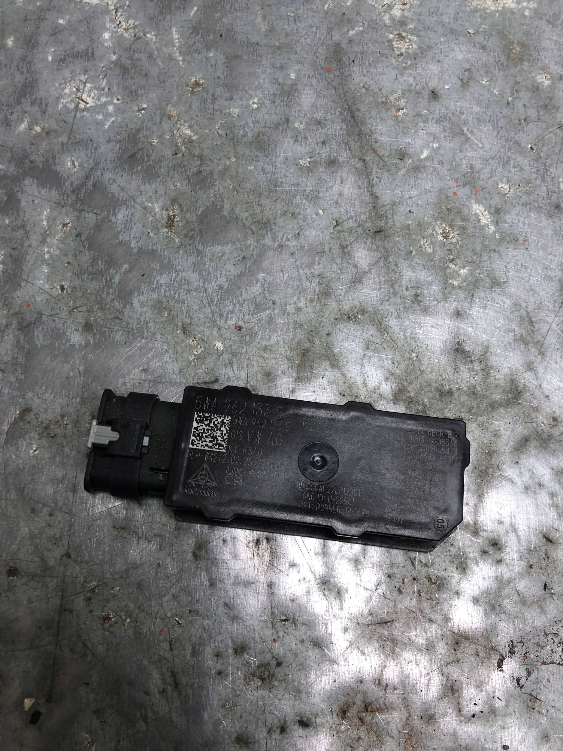 amplifier ANTENY KESSY VW AUDI 5WA962133G