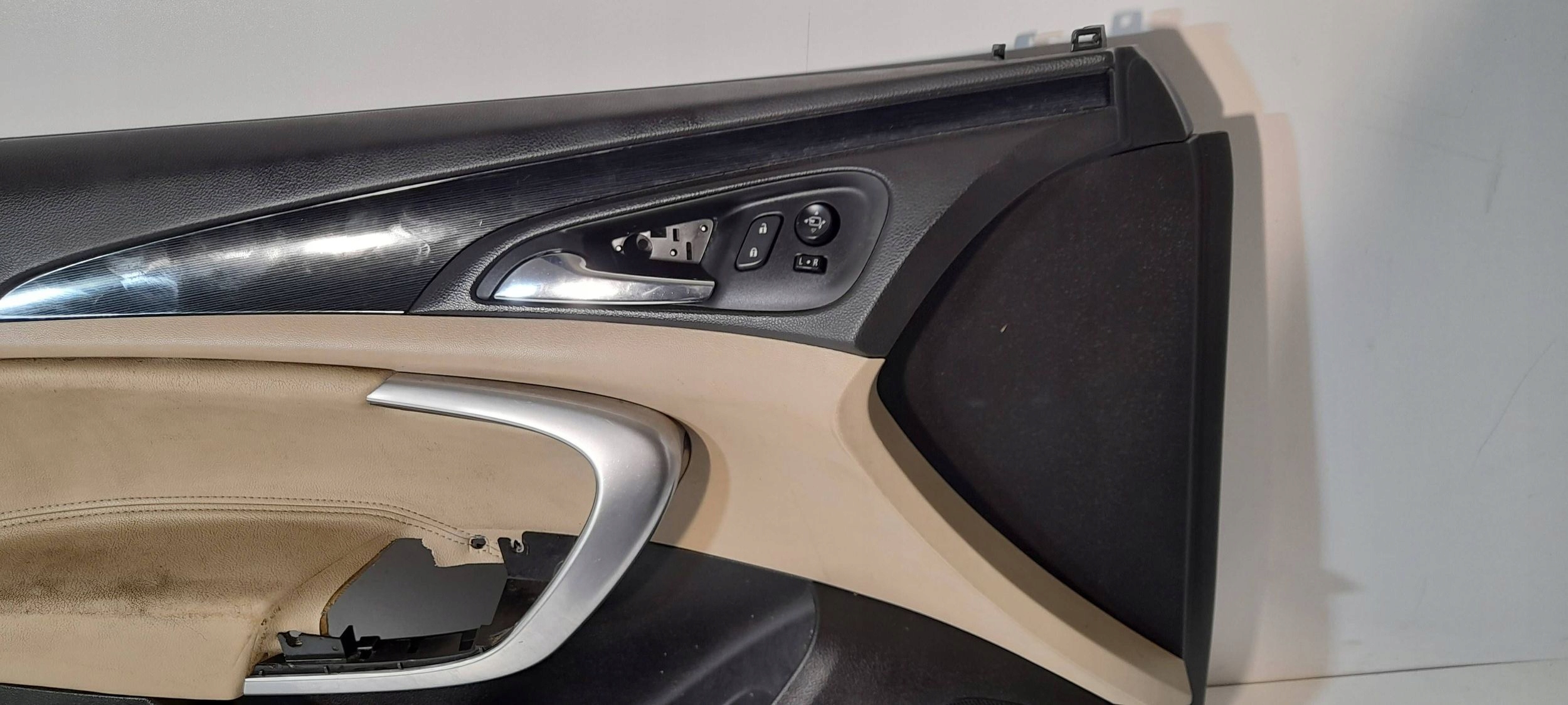 Opel Insignia A side door front left 1064248 (ET202)