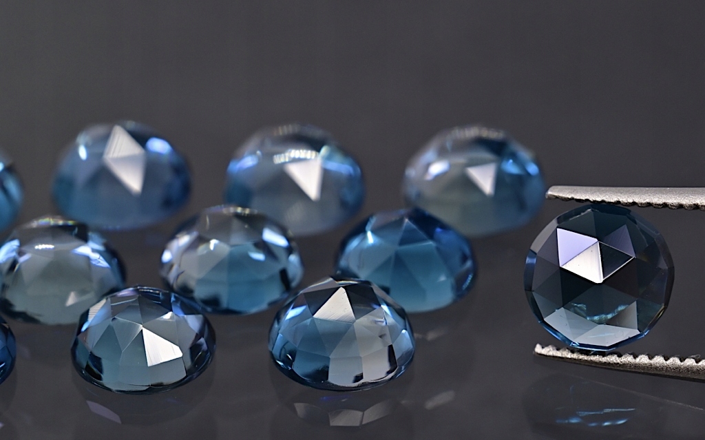 Topaz London Blue rozeta kulatá fi 5 mm