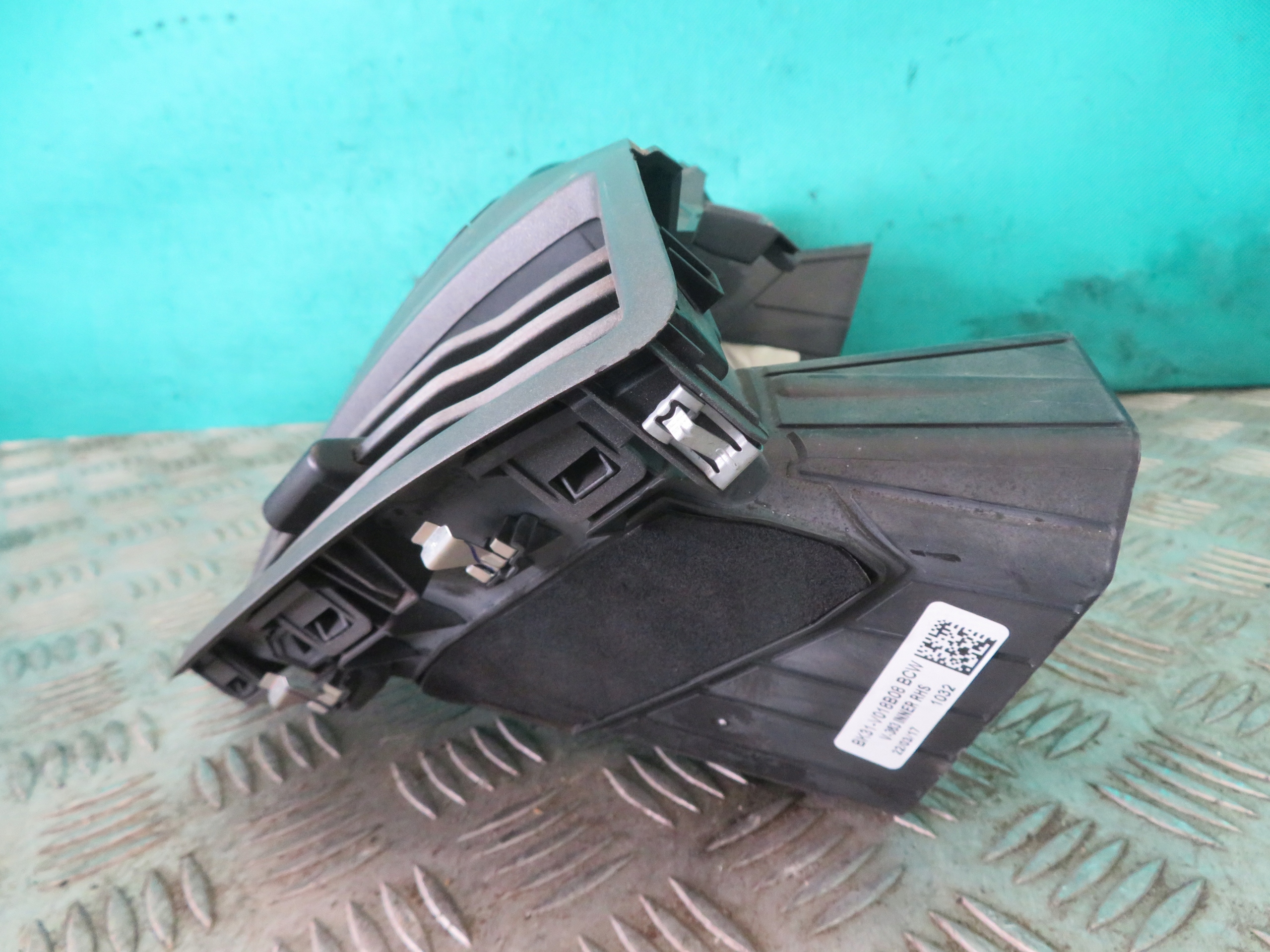 frame PANEL RADIA KRATKI air conditioning devices FORD TRANSIT MK8 17R