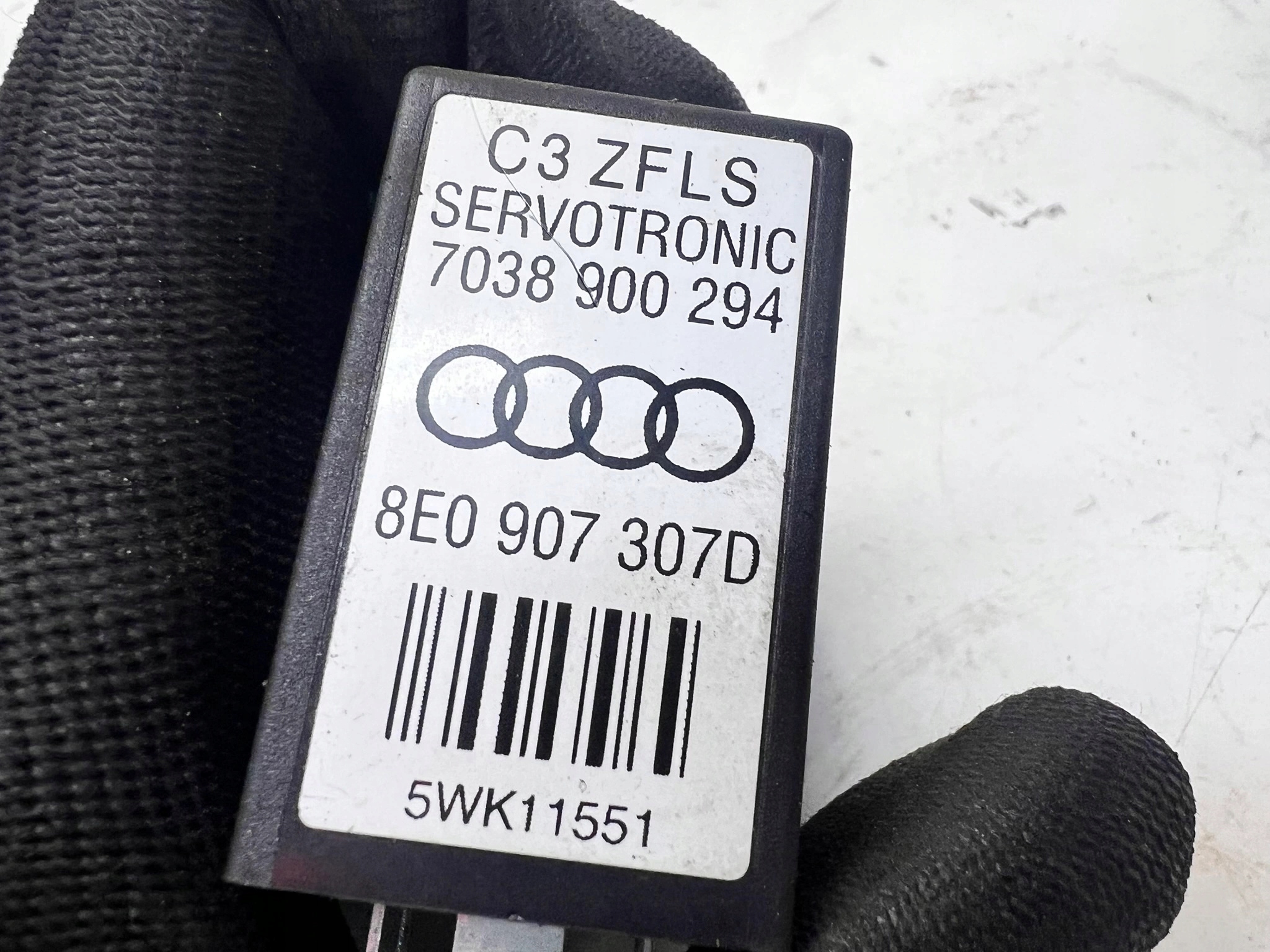Relais SERVOTRONIC AUDI VW SEAT 8E0907307D