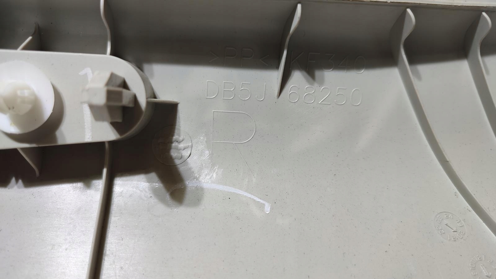 Blende Abdeckung slupka C rechts Mazda 2 DJ / DL lift
