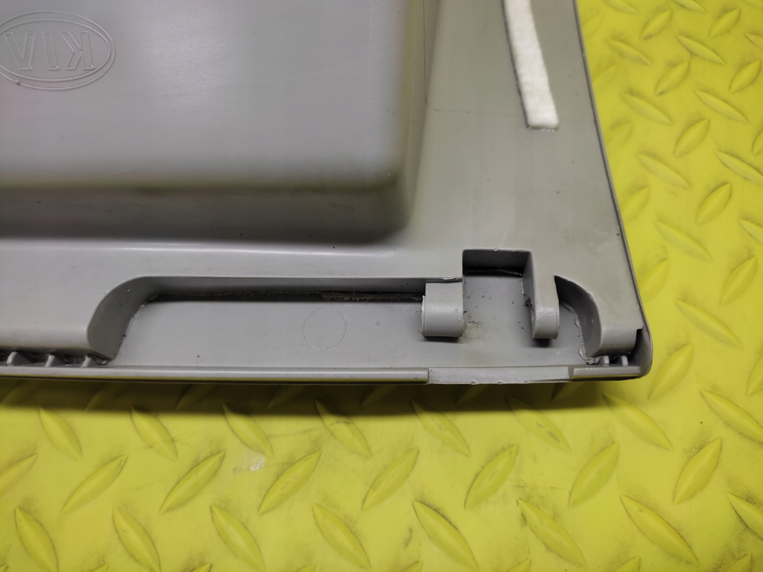 kia CERATO бардачок пассажира