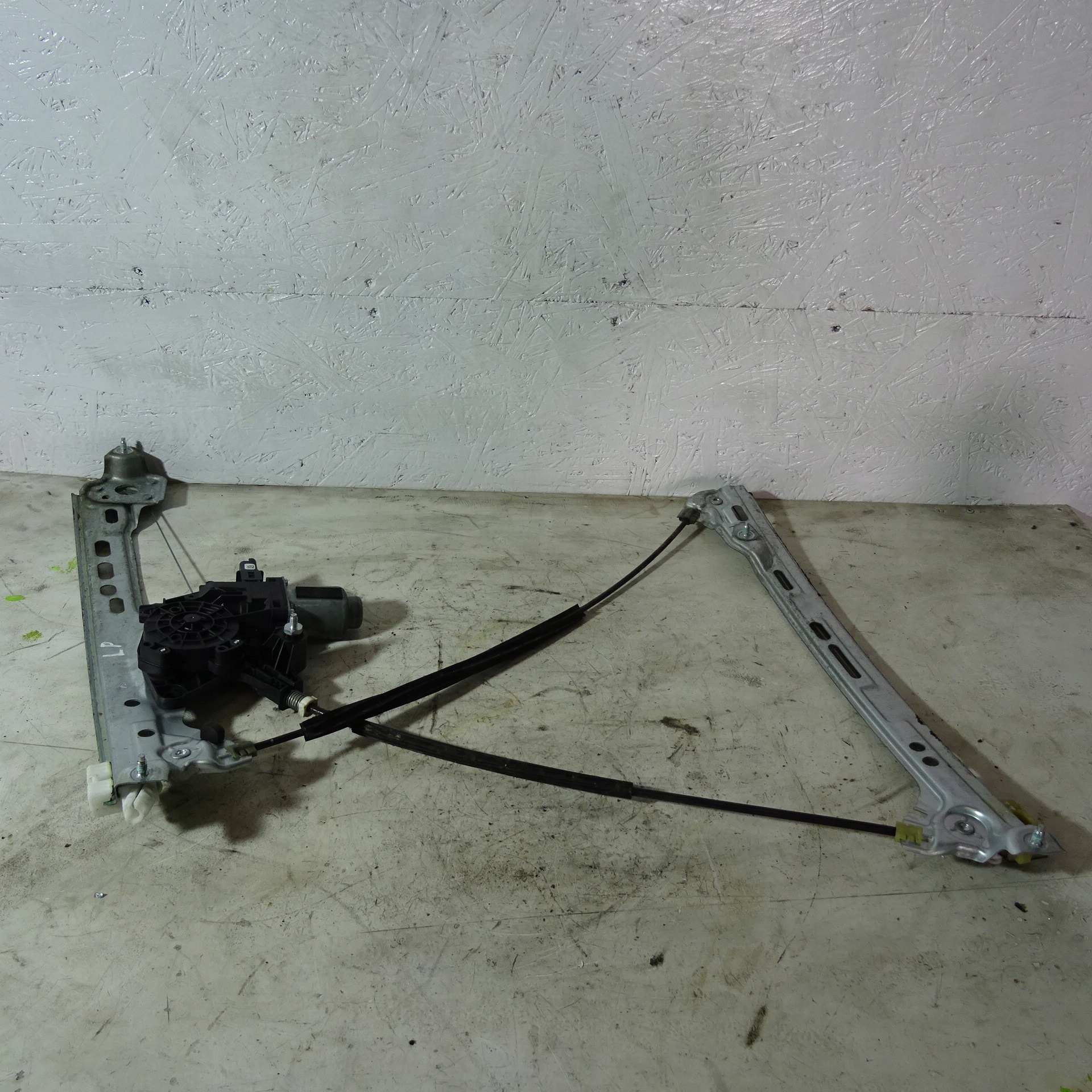 RENAULT MEGANE IV stahovačka okna levý předek