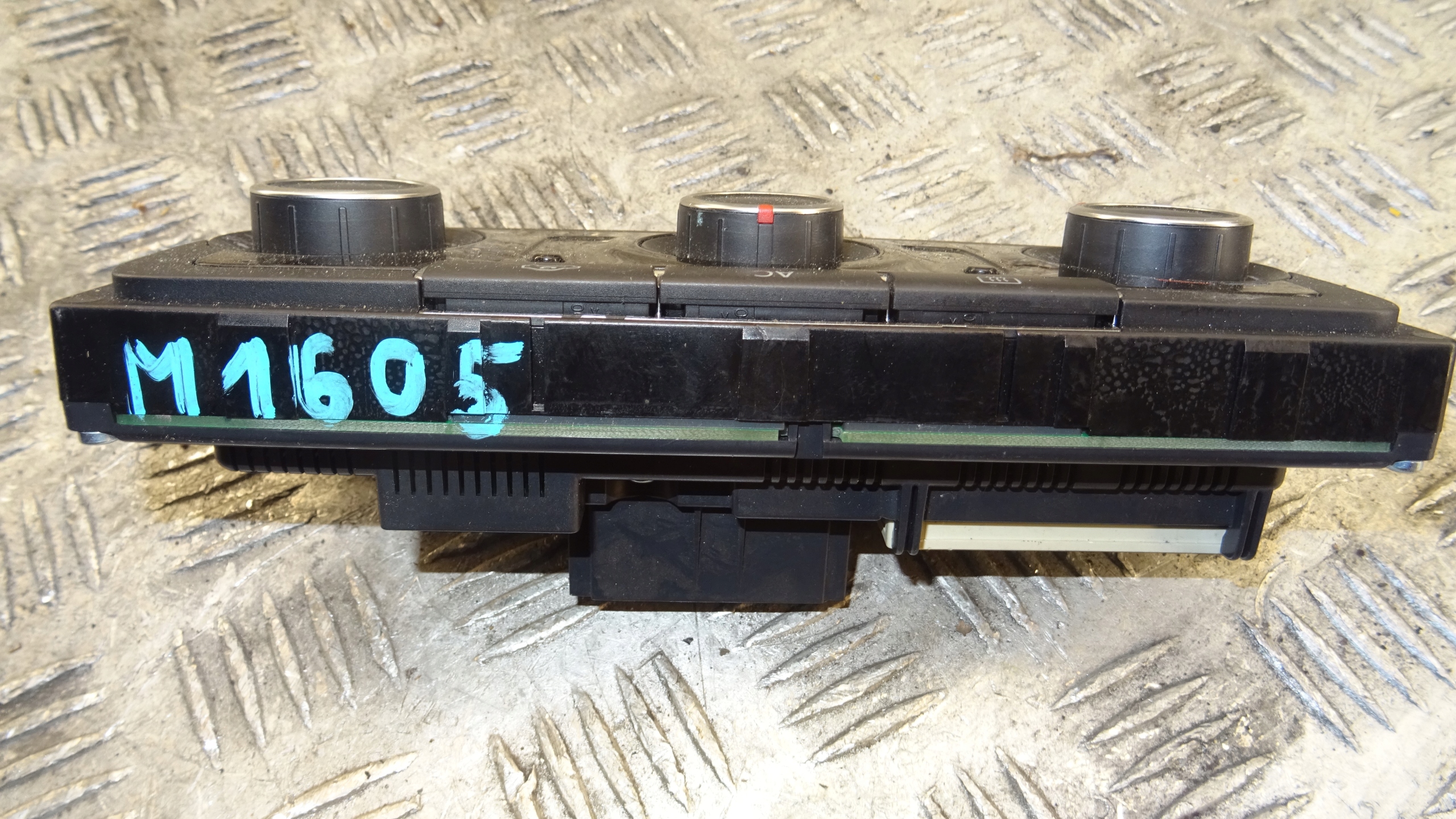 Schalter klimaanlage Volkswagen OE 5HB009751