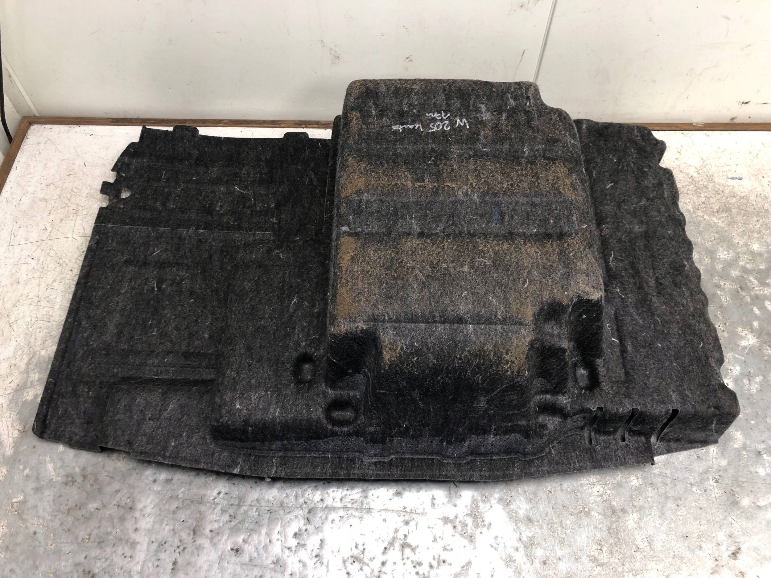 WKLAD passenger compartment boot MERCEDES W205 KOMBI