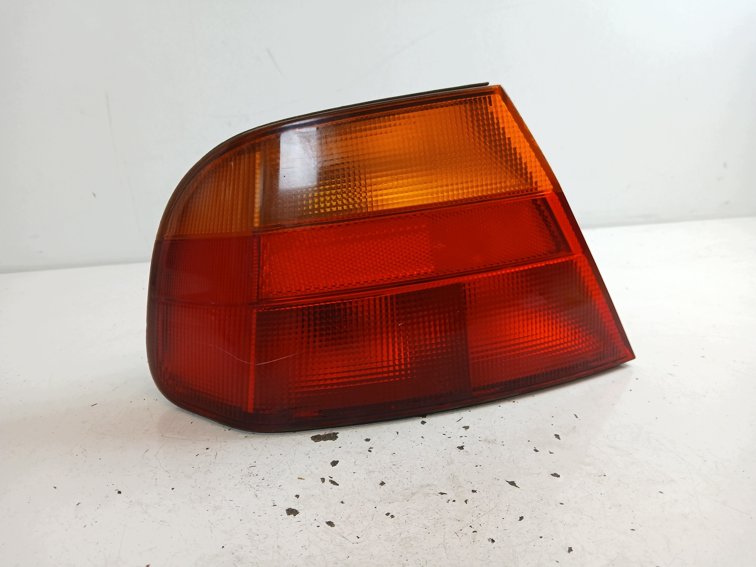 MITSUBISHI CARISMA sedan light left rear part