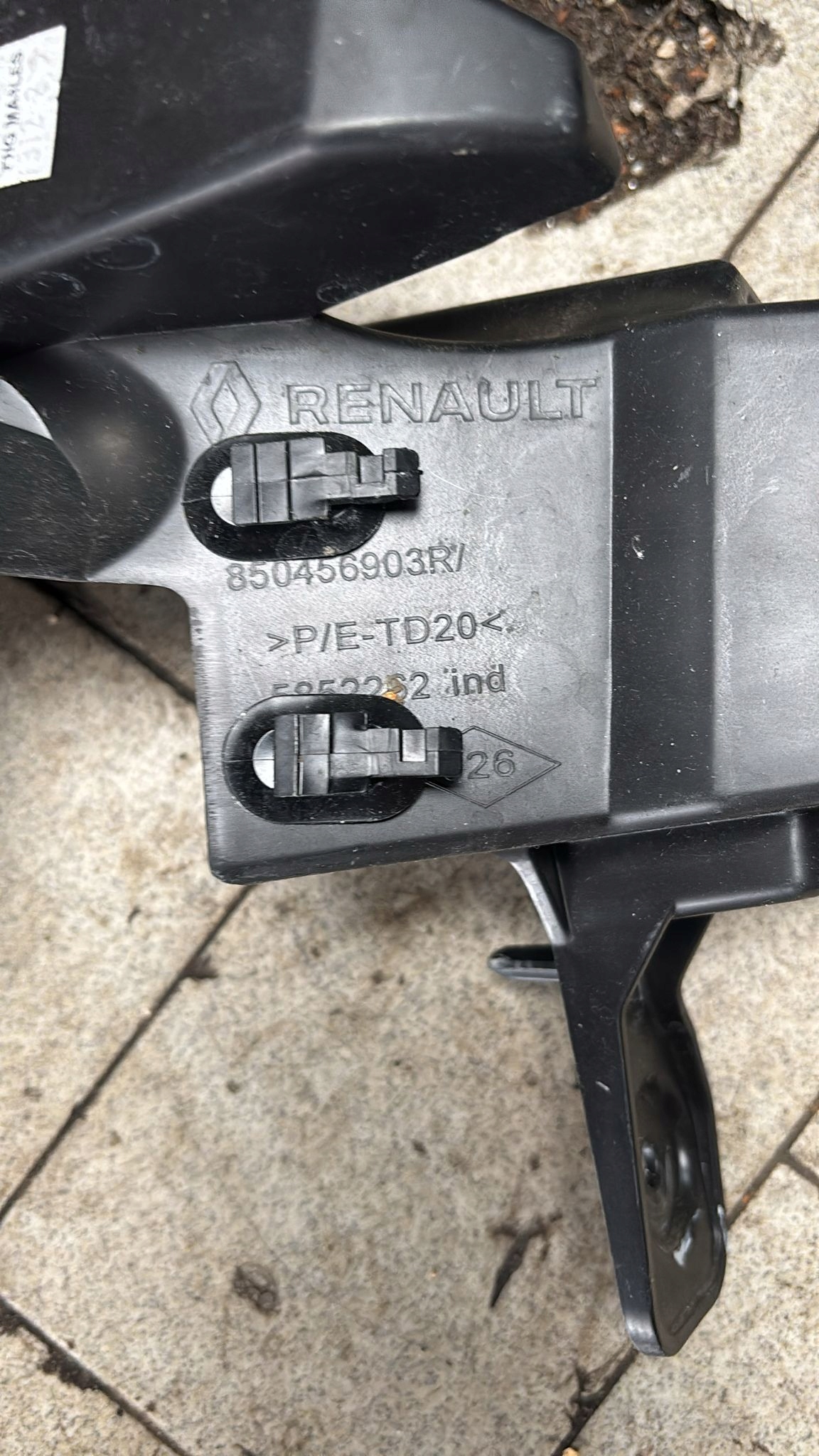 bumper bracket rear part left RENAULT KANGOO IV 850456903R