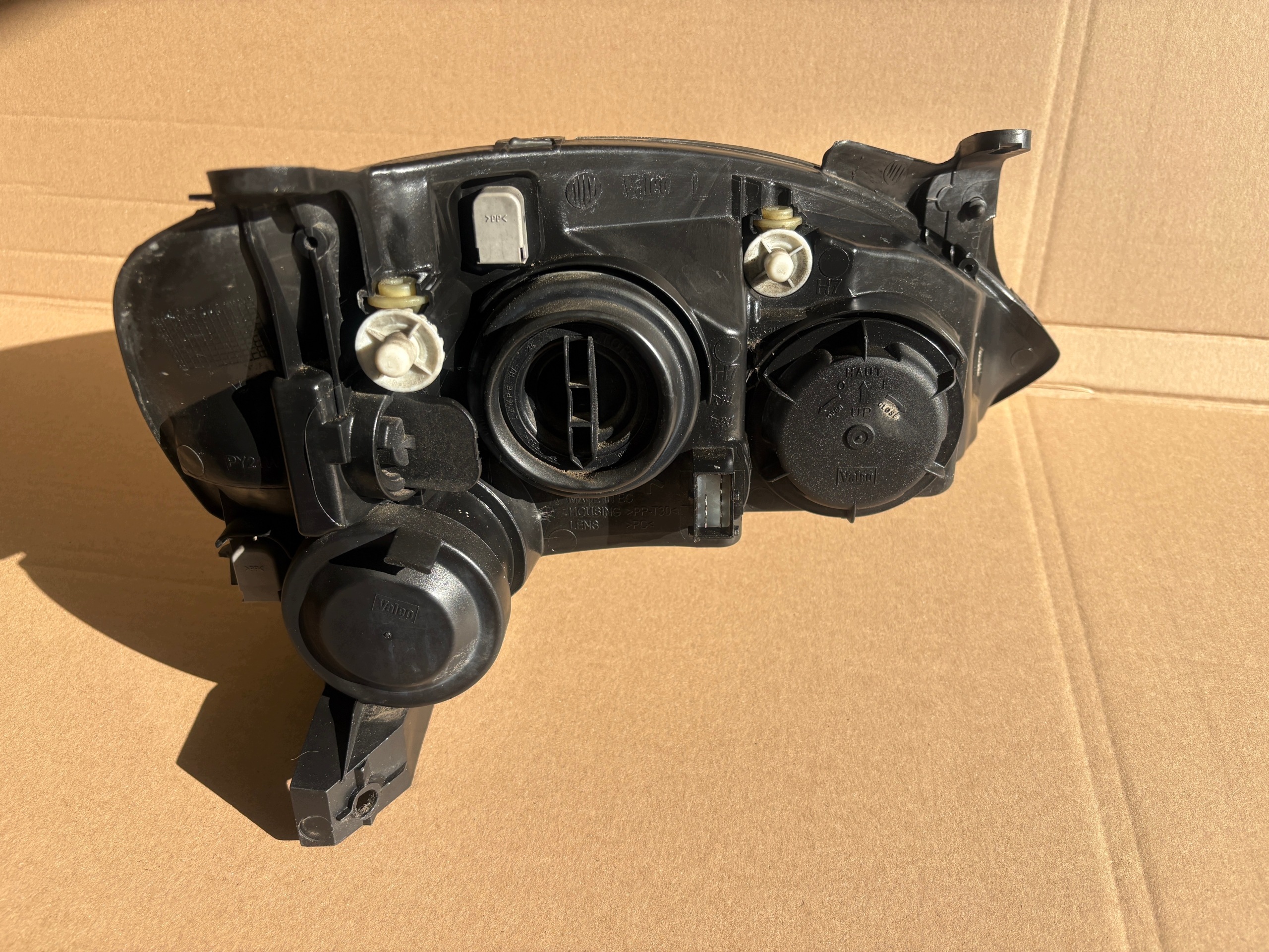 OPEL CORSA C feu gauche avant 09114330 89302111