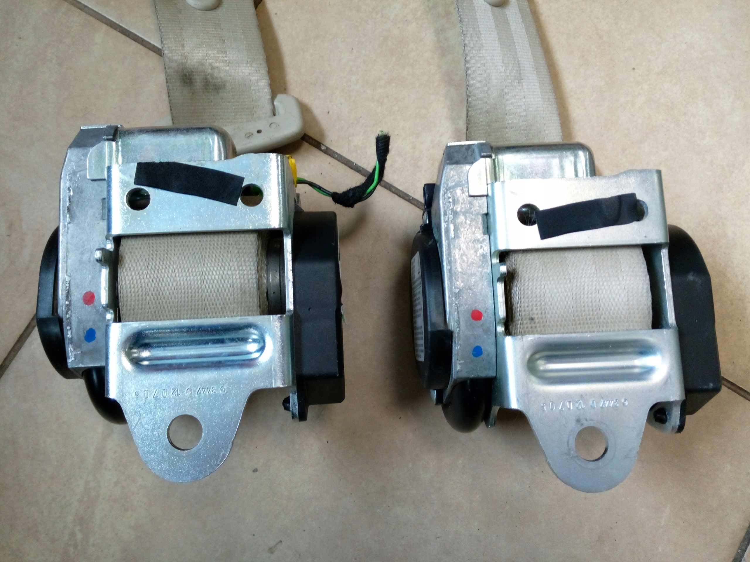 3T0857447 - НАТЯЖИТЕЛЬ РЕМНЯ РЕМЕНЬ SKODA SUPERB II КОМПЛ. СЗАДИ ОРГ.*