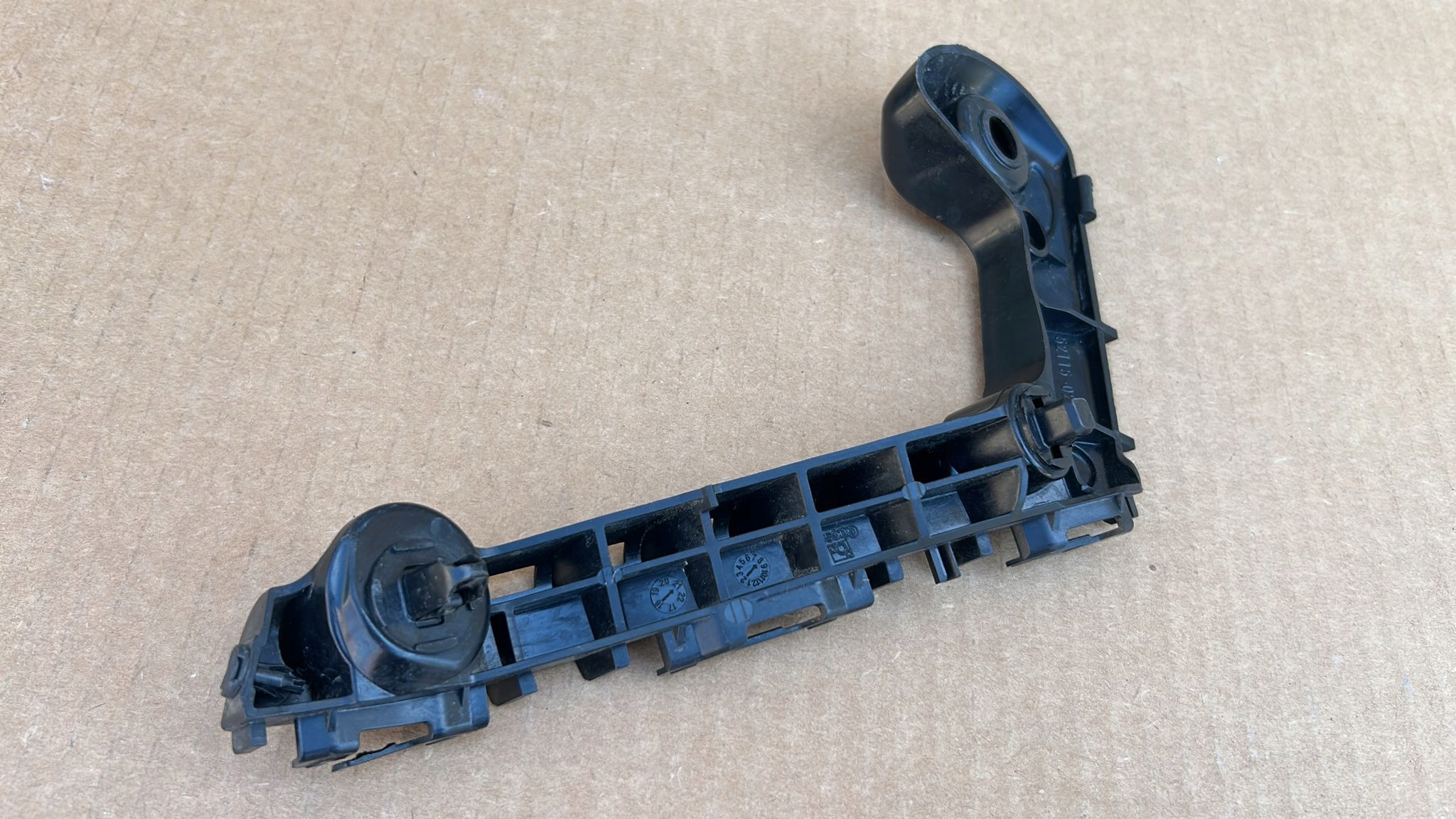 bumper bracket right front front TOYOTA COROLLA E21 19- KOMBI HB