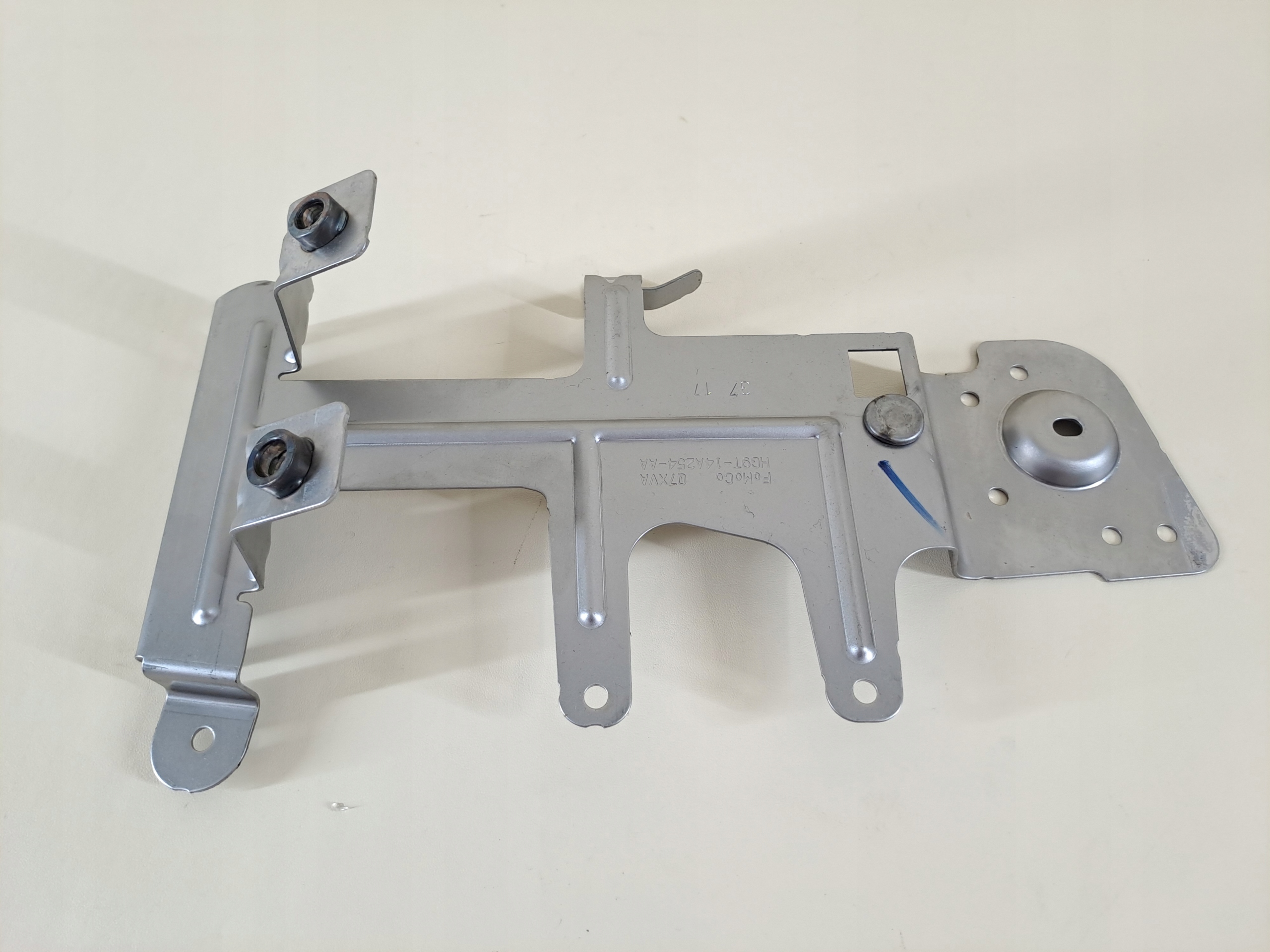 console holder bracket MODULU STEROWNIKA BCM FORD MONDEO V MK5 17r