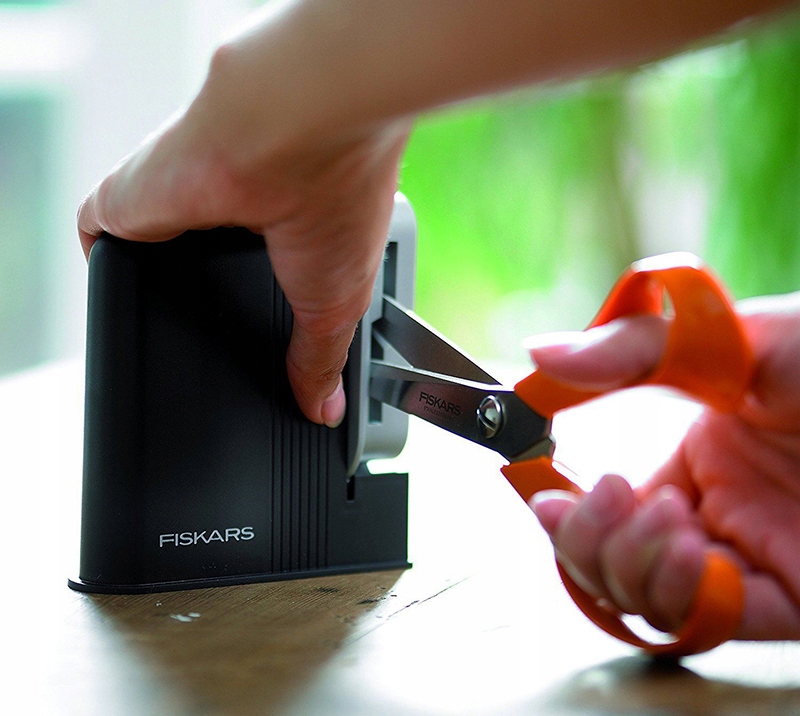 FISKARS Ostrzałka do nożyczek Clip-Sharp 1000812 Kod producenta Roll-Sharp