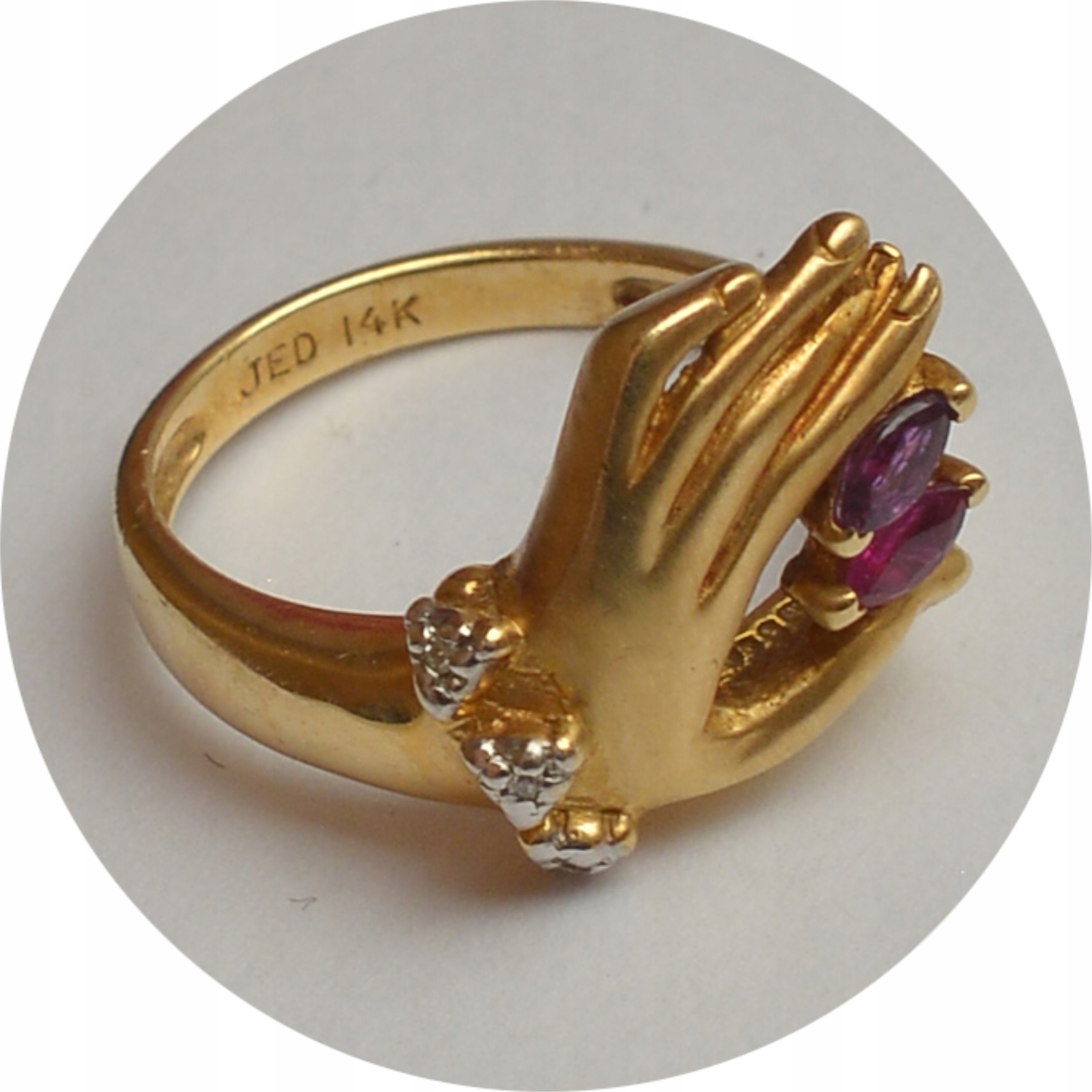 7.vv.ZŁOTY PIERŚCIONEK - DŁOŃ z RÓŻOWYMI KAMYKAMI