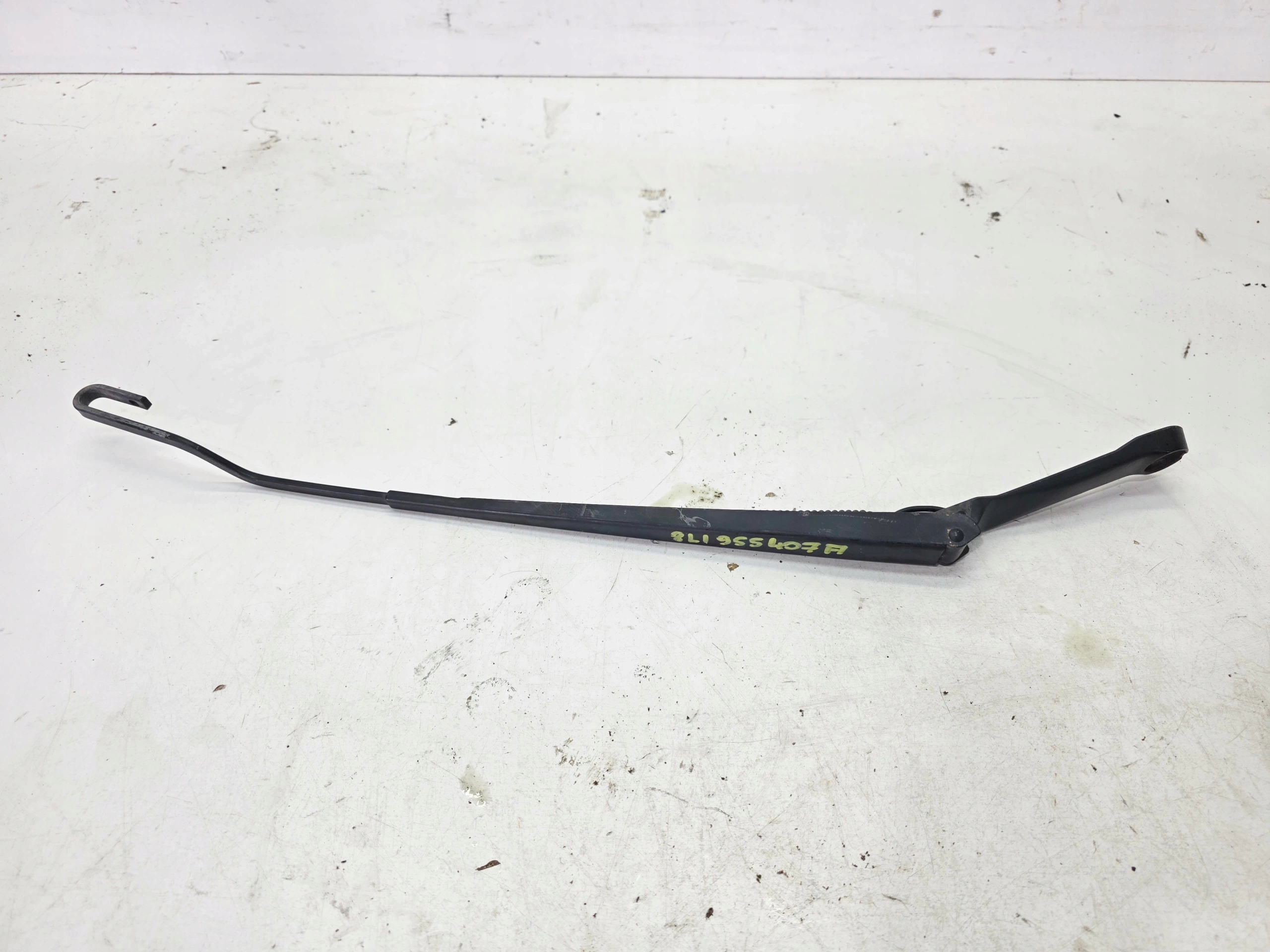 wiper arm left front AUDI A3 8L 8L1955407A