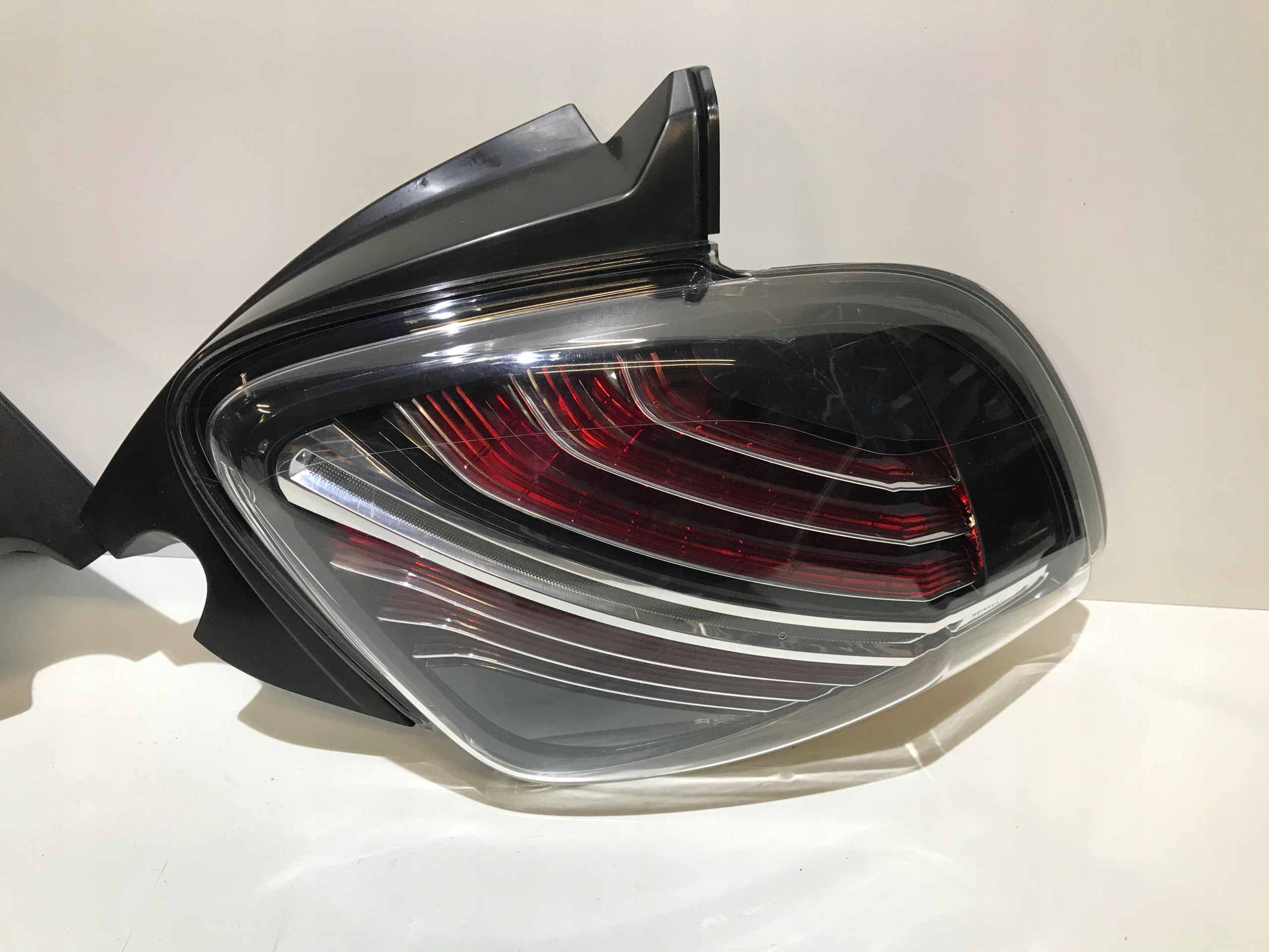 LAMPA TYLNA LEWA TYŁ 265551416R RENAULT ZOE II LIFT