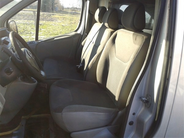 FOTELE PRZEDNIE KPL FOLTEL OPEL VIVARO LIFT