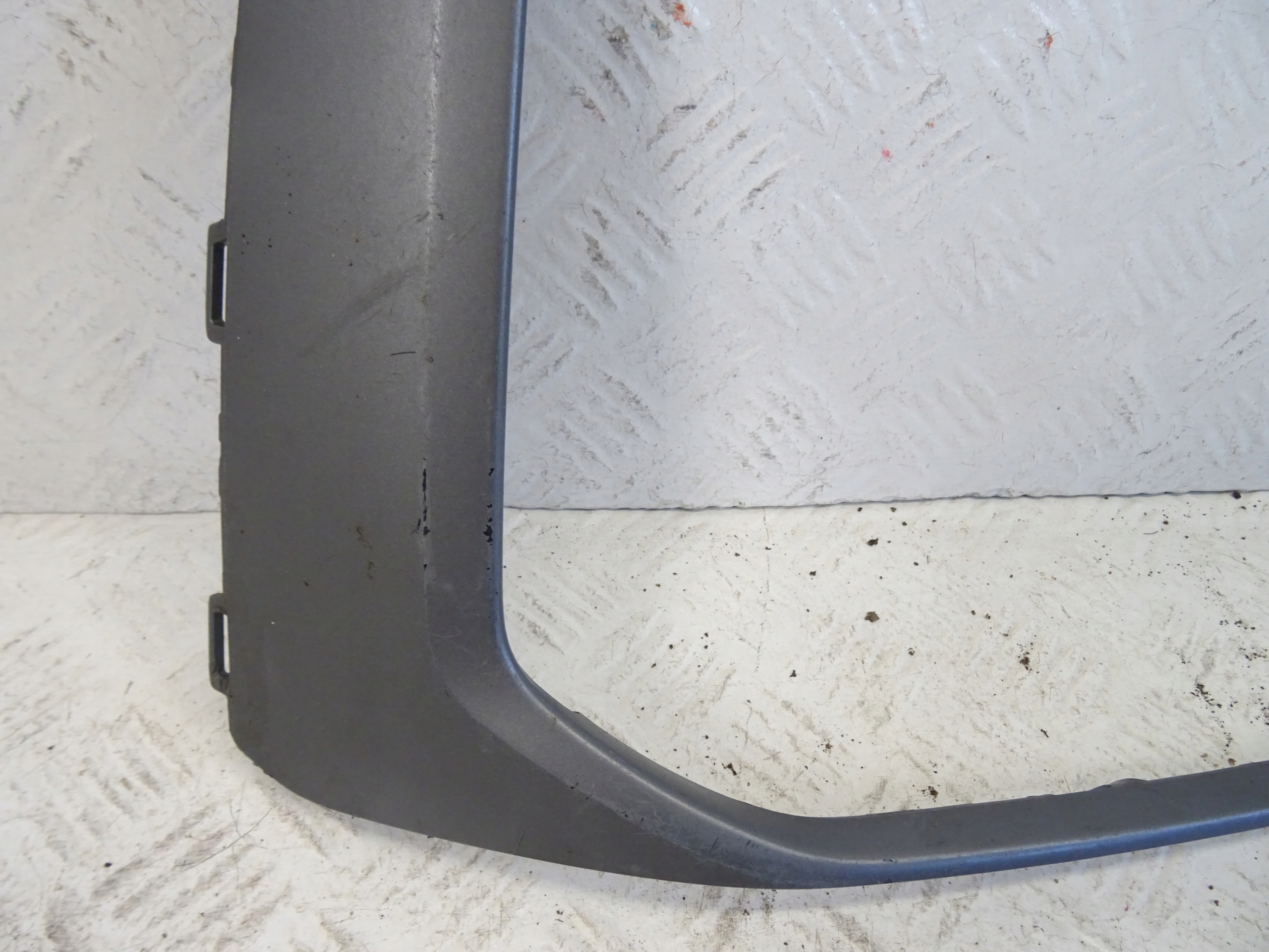 moulding of a bumper front front right AUDI Q7 4M LIFT S-LINE 4M0807300A