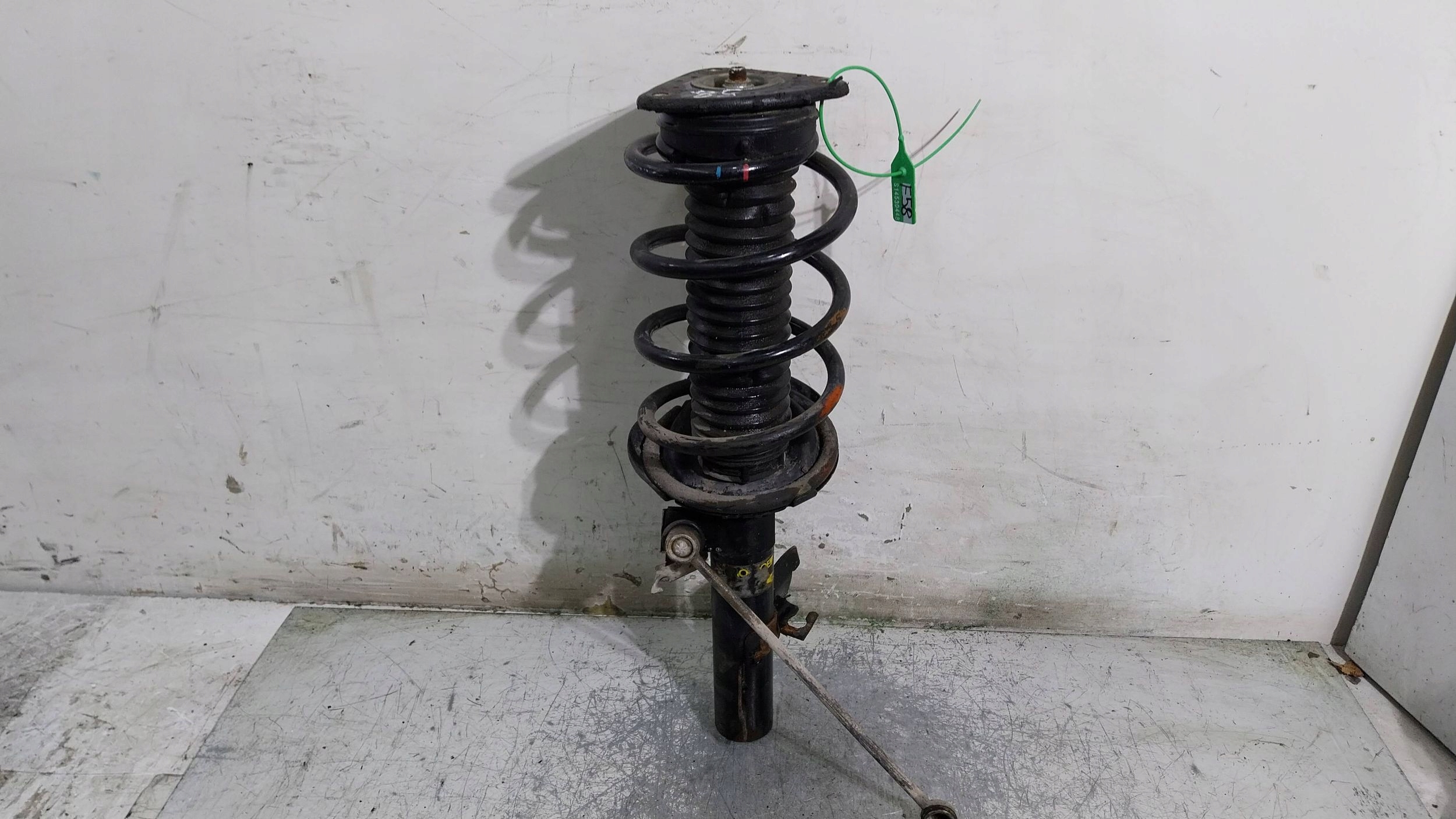 shock absorber left front 3M51-18K001-CCJ FORD C-MAX MK1 FOCUS MK2